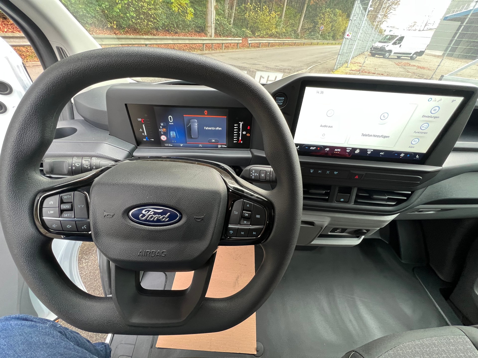 FORD Transit Custom Van 300 L2H1 Trend Automat-image-9