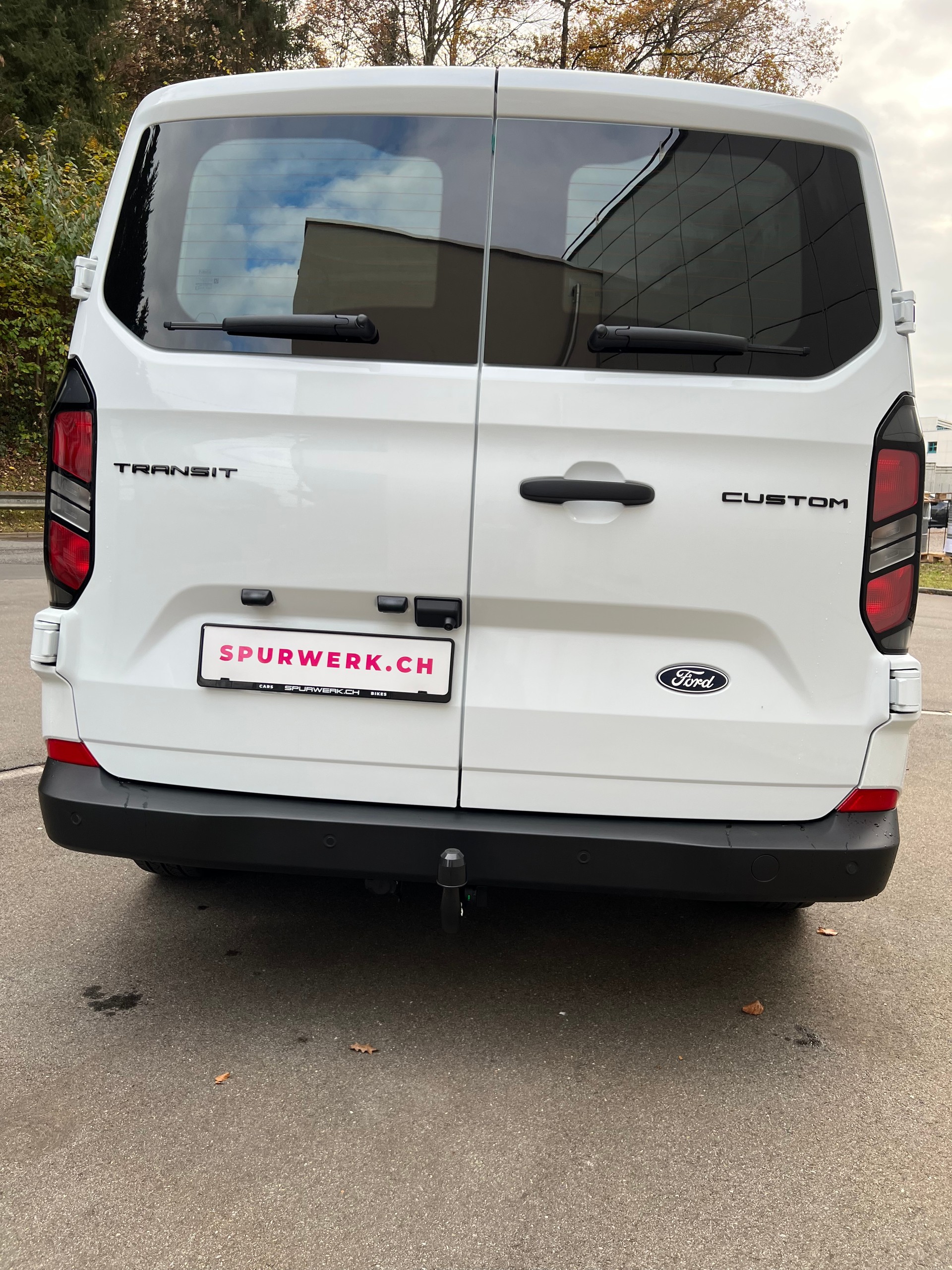 FORD Transit Custom Van 300 L2H1 Trend Automat-showroom-element-3
