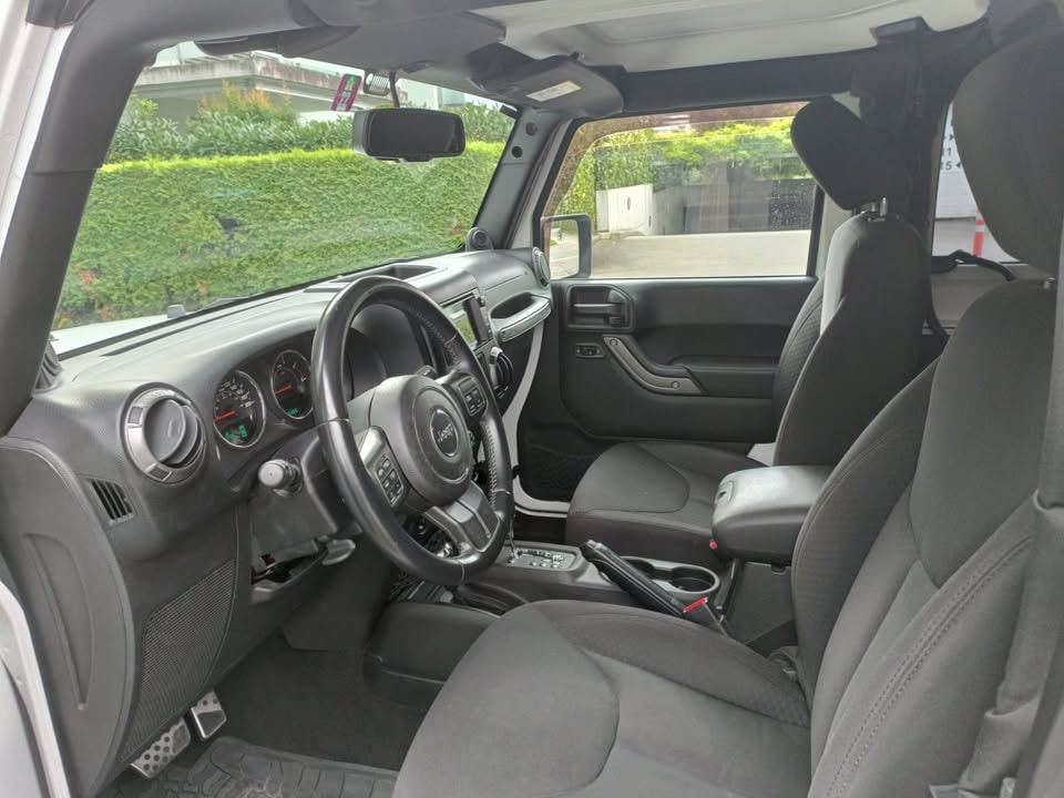 JEEP Wrangler 2.8 CRD Sport Automatic softtop-image-5