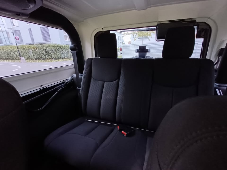 JEEP Wrangler 2.8 CRD Sport Automatic softtop-image-9