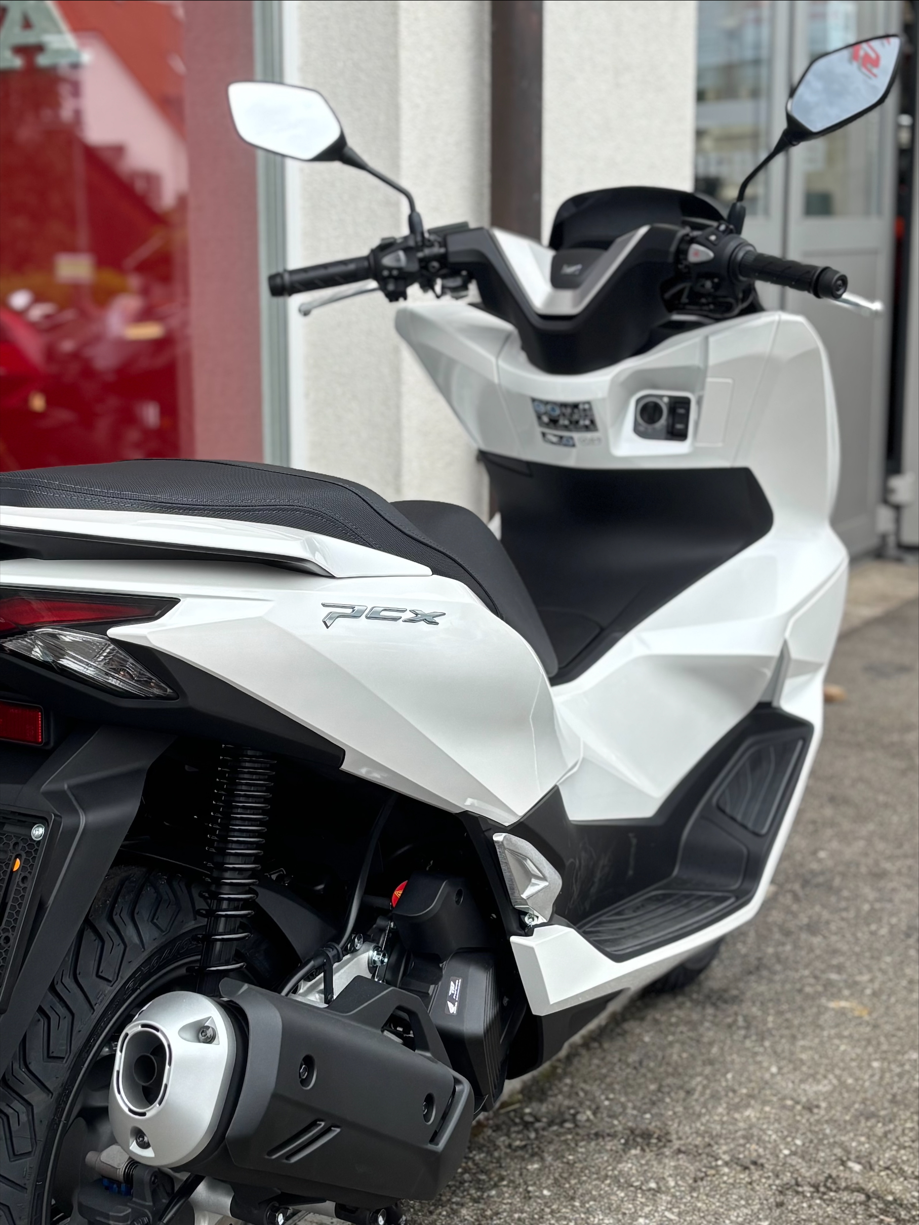 HONDA PCX 125 i ABS-showroom-element-2