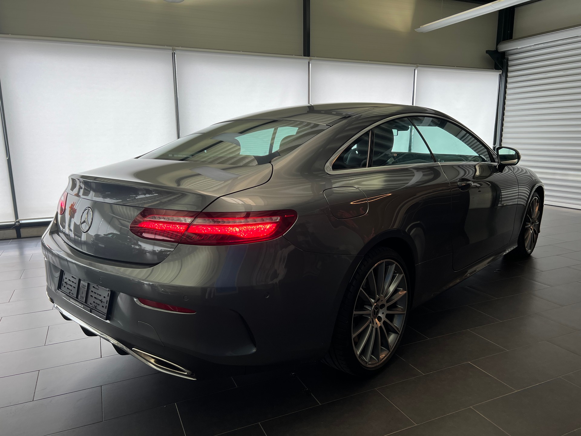 MERCEDES-BENZ E 400 Coupé AMG Line 4 Matic 9G-Tronic-image-19