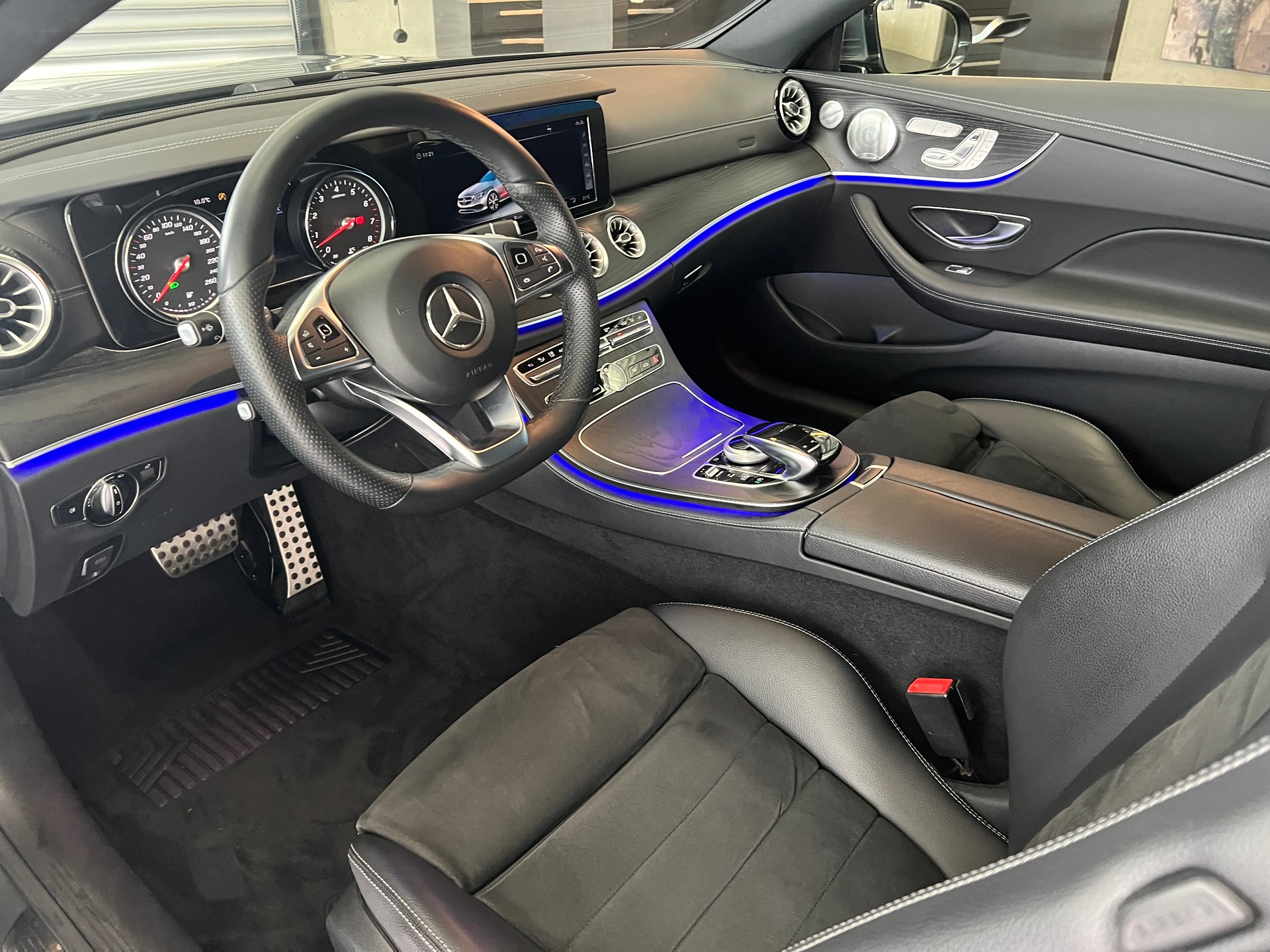 MERCEDES-BENZ E 400 Coupé AMG Line 4 Matic 9G-Tronic-image-8
