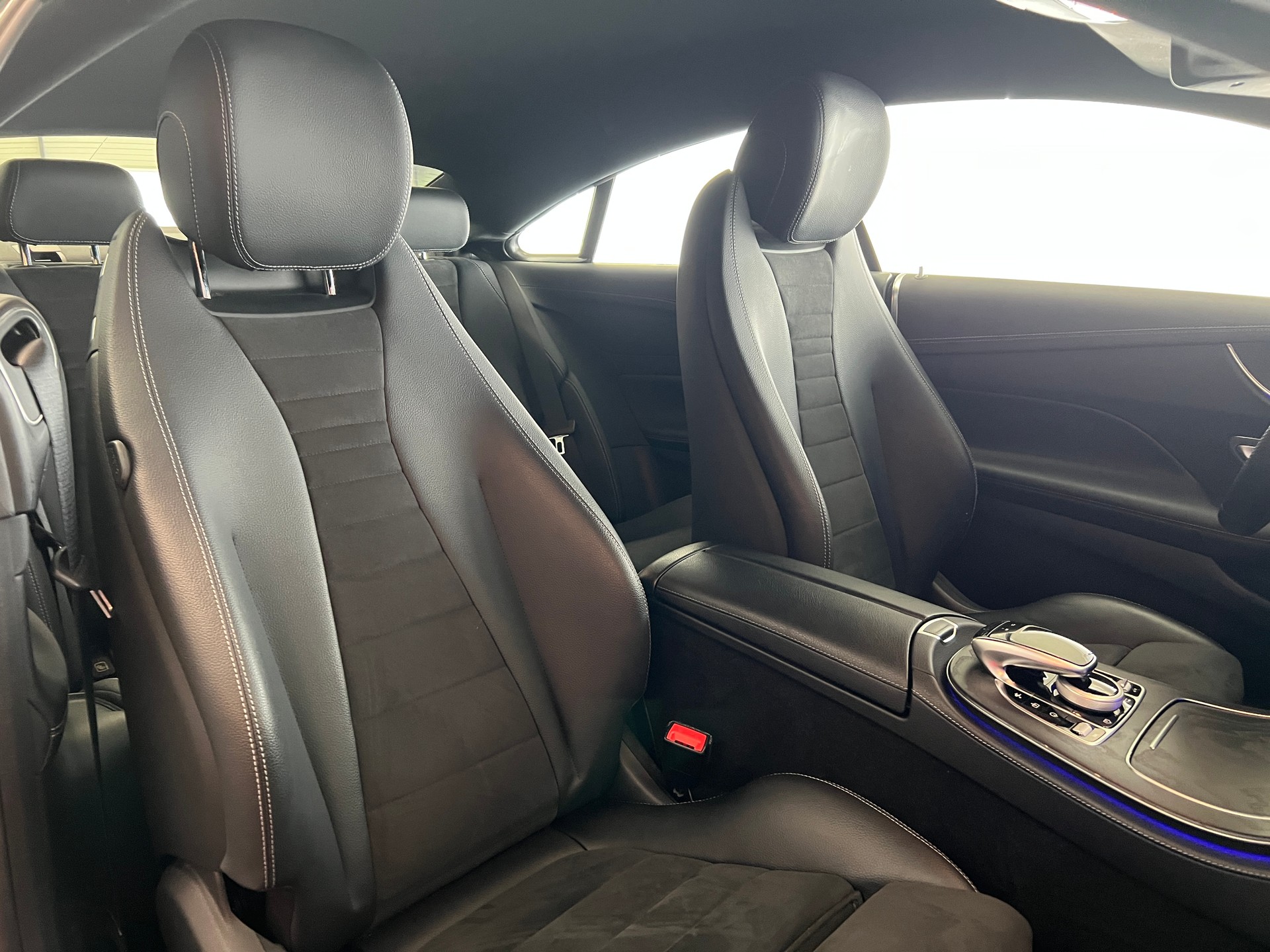 MERCEDES-BENZ E 400 Coupé AMG Line 4 Matic 9G-Tronic-image-22