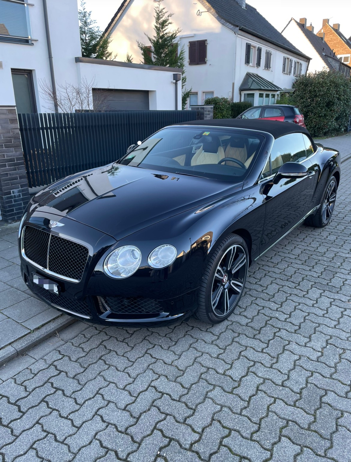 BENTLEY Continental GTC 4.0 V8-image-1