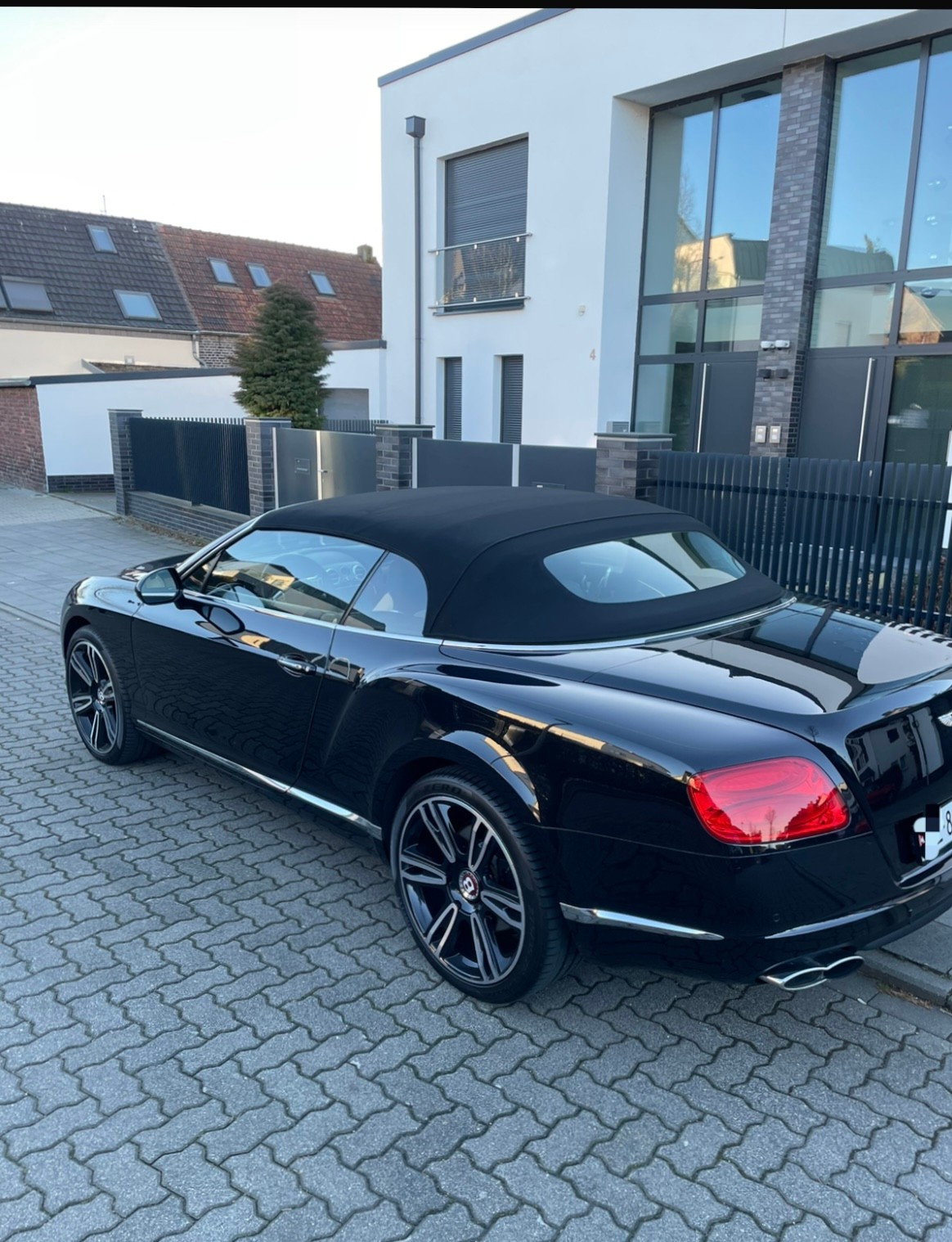 BENTLEY Continental GTC 4.0 V8-image-3