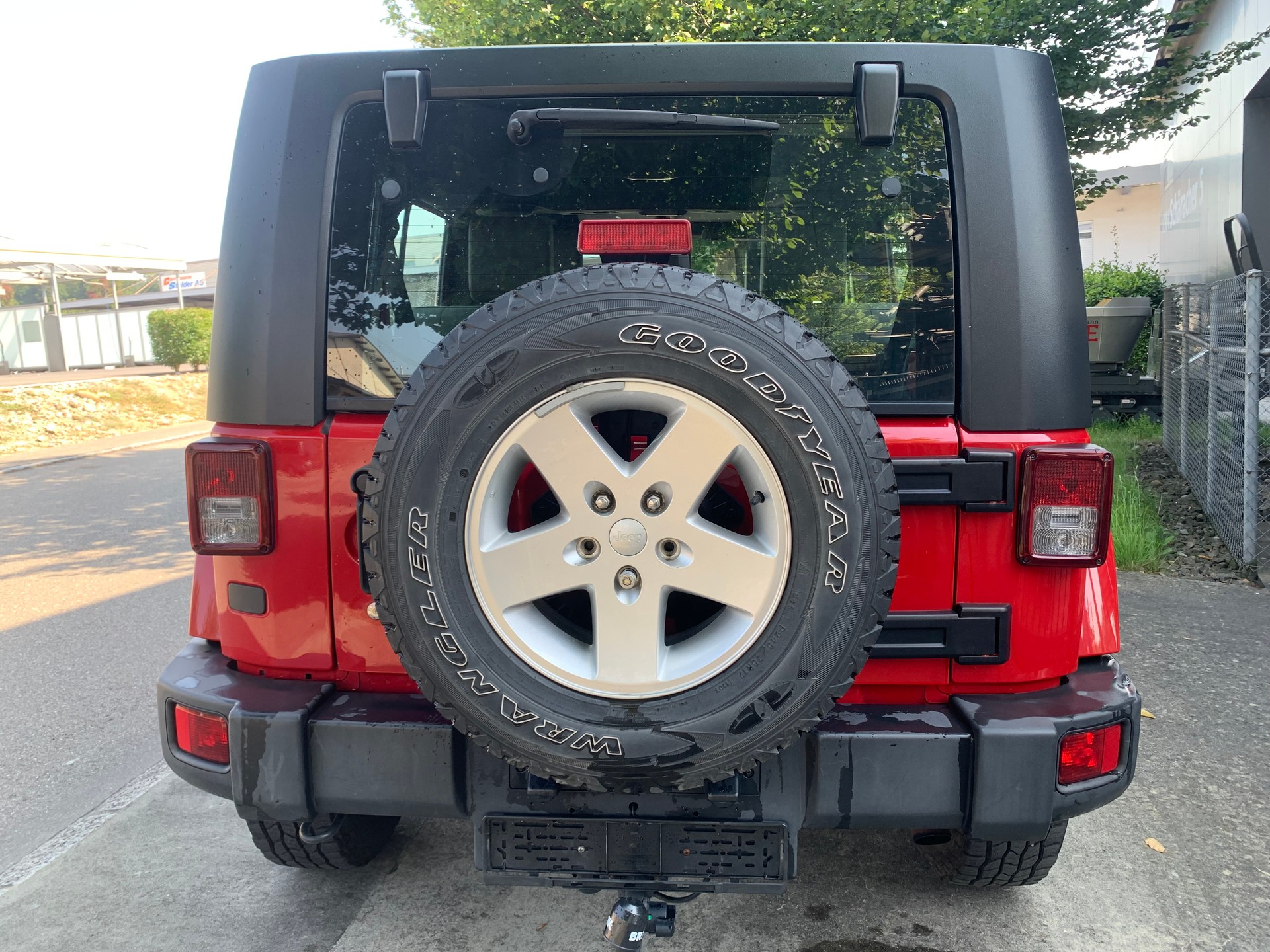 JEEP Wrangler 3.8 Unlimited Sahara Automatic-image-5