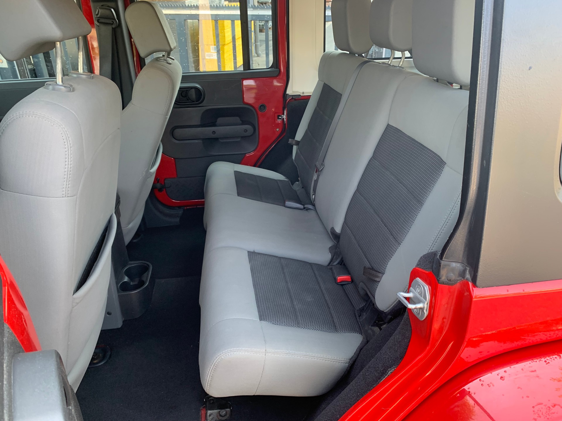 JEEP Wrangler 3.8 Unlimited Sahara Automatic-image-8