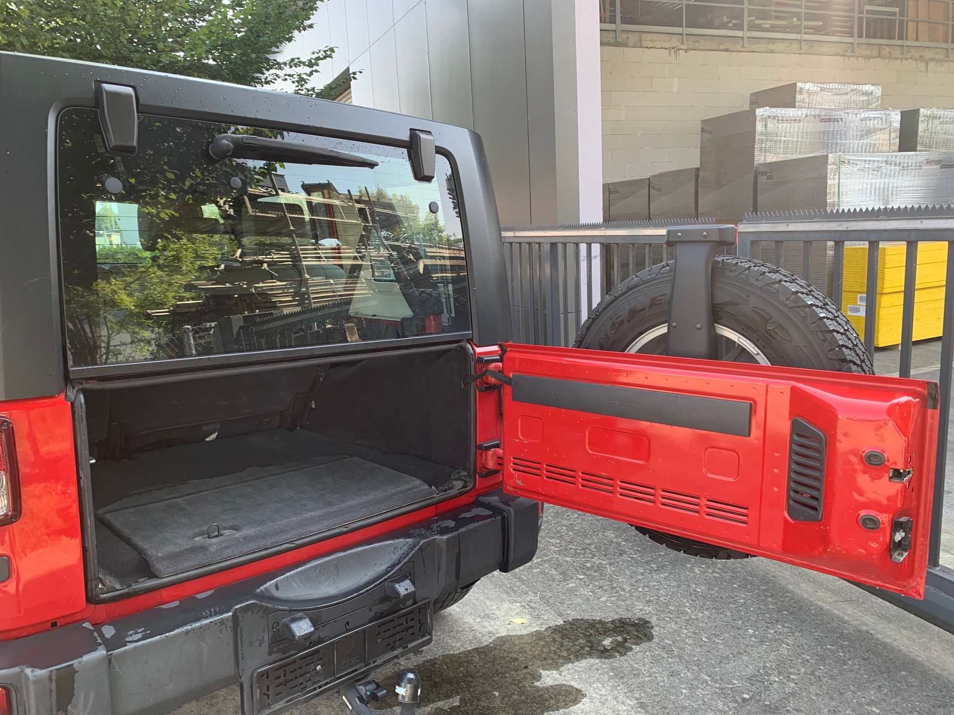 JEEP Wrangler 3.8 Unlimited Sahara Automatic-image-6