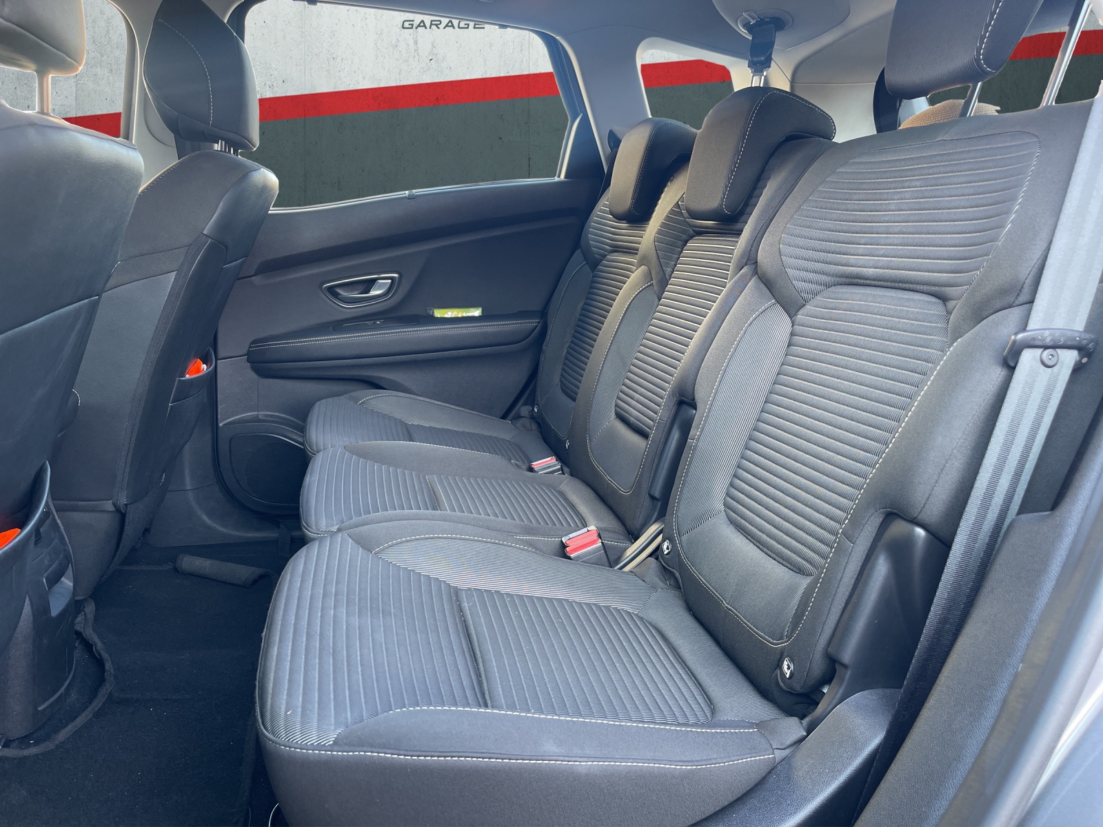 RENAULT Scénic 1.8 dCi Sport-image-11