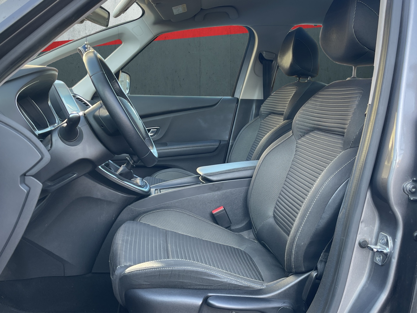 RENAULT Scénic 1.8 dCi Sport-image-8