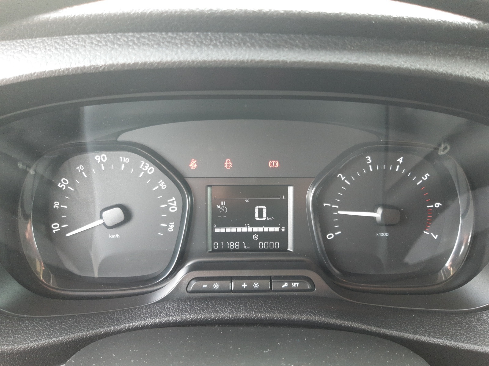 TOYOTA Proace 2.0D Panel Van L2 Luna-image-6