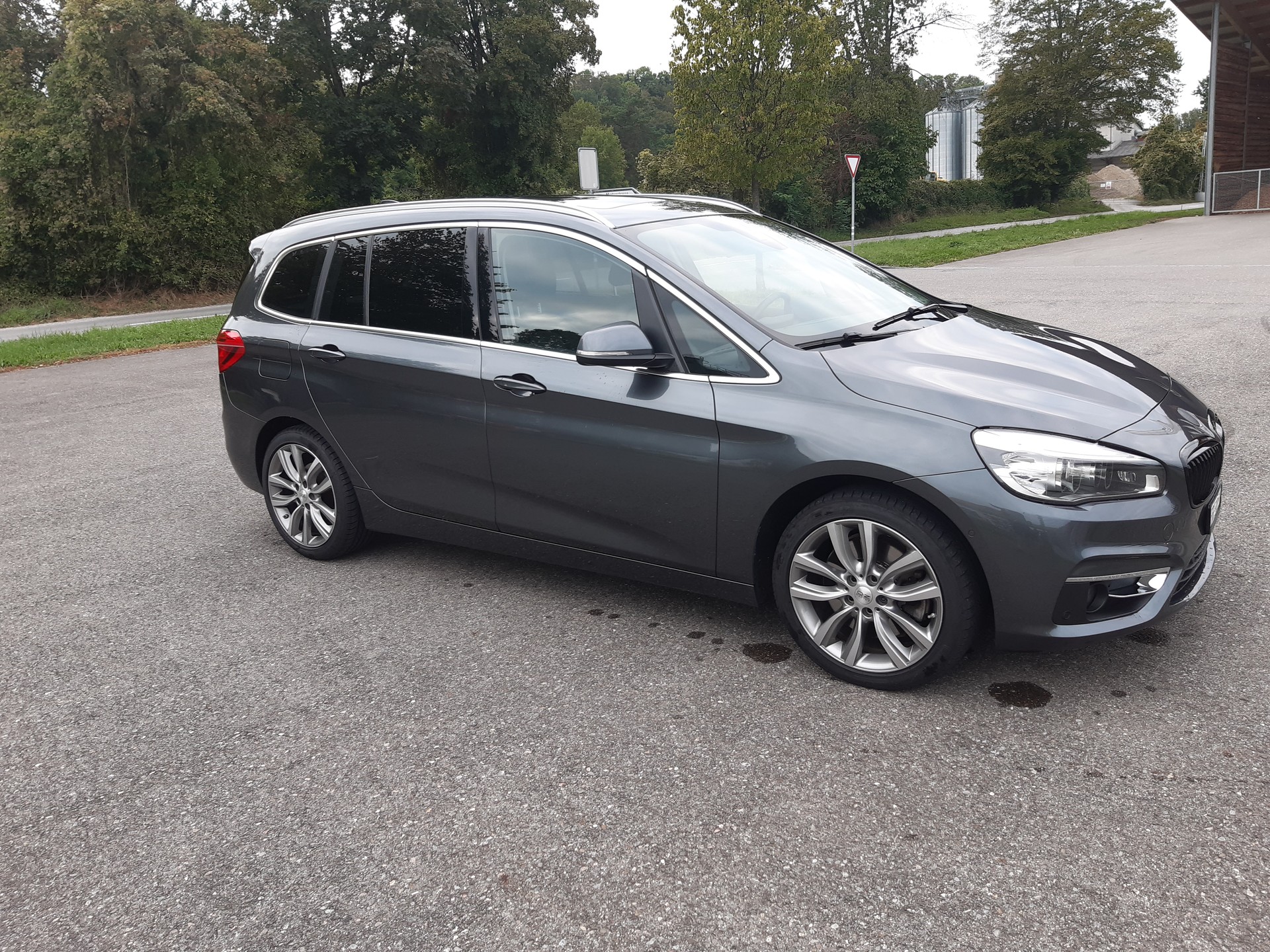 BMW 220d xDrive Gran Tourer Sport Line Steptronic-image-1
