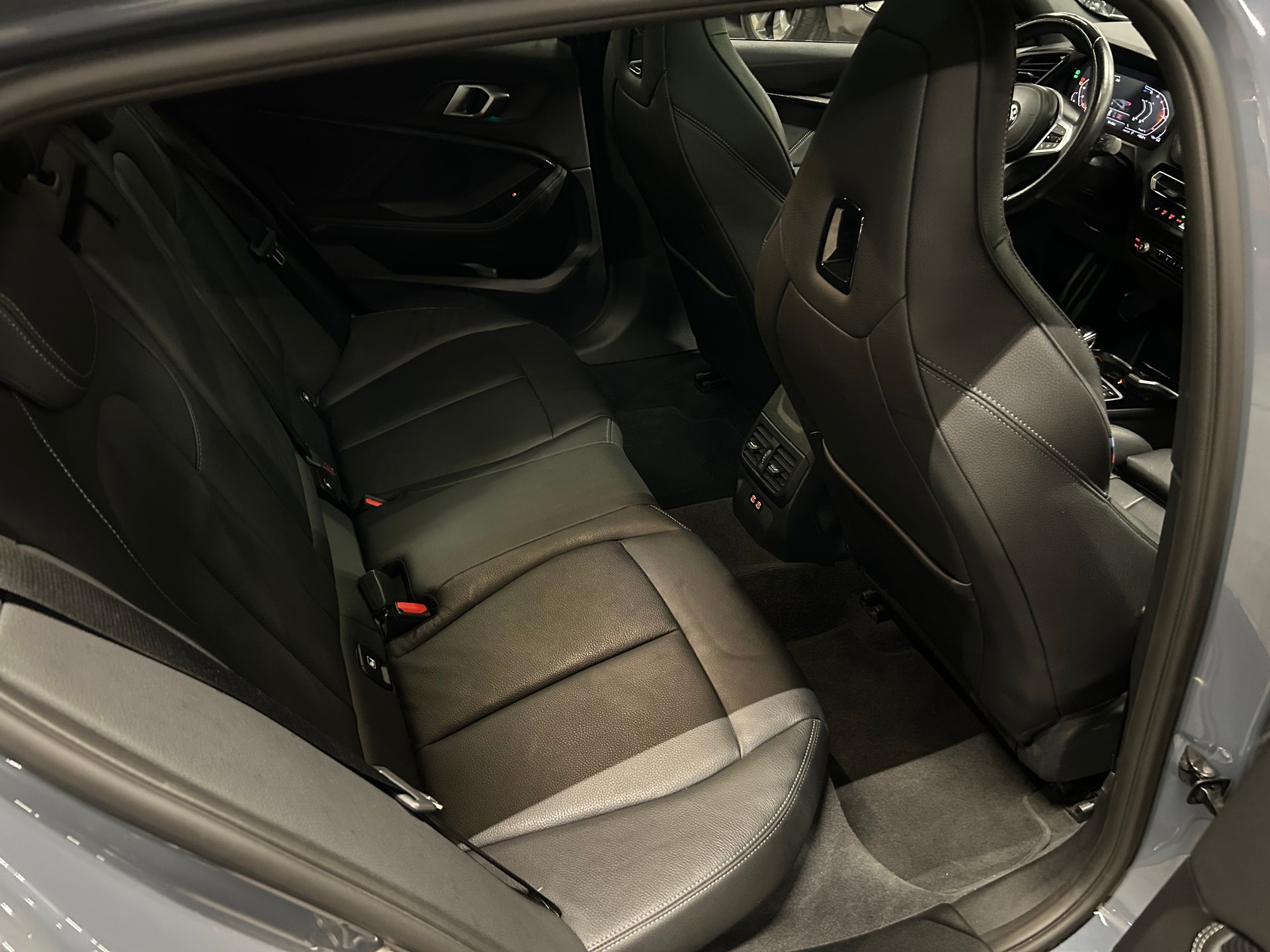 BMW 120d xDrive Steptronic M Sport-image-13