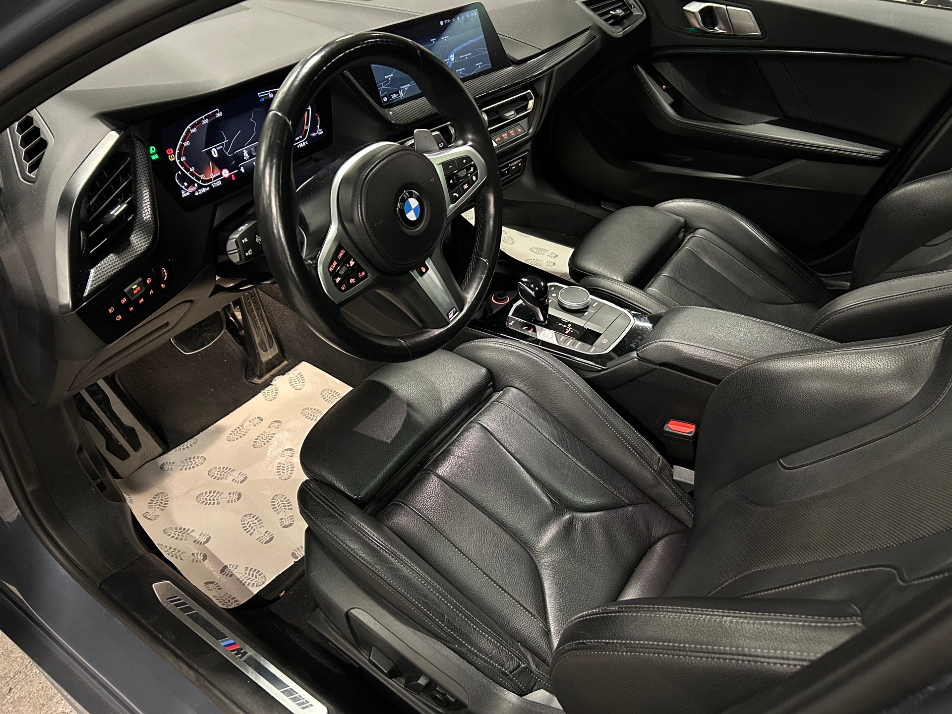 BMW 120d xDrive Steptronic M Sport-image-9