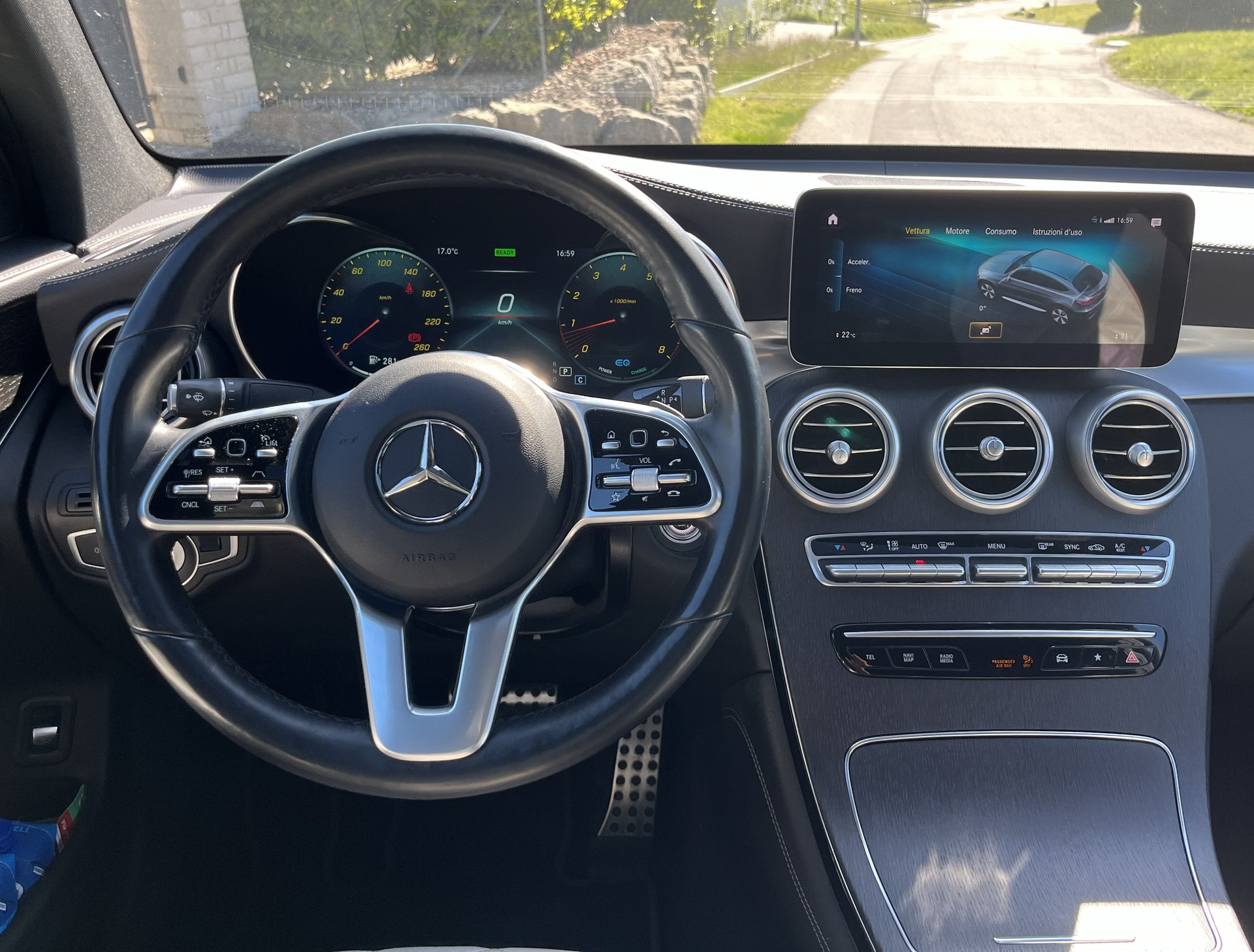 MERCEDES-BENZ GLC Coupé 200 AMG Line 4Matic 9G-Tronic-image-3