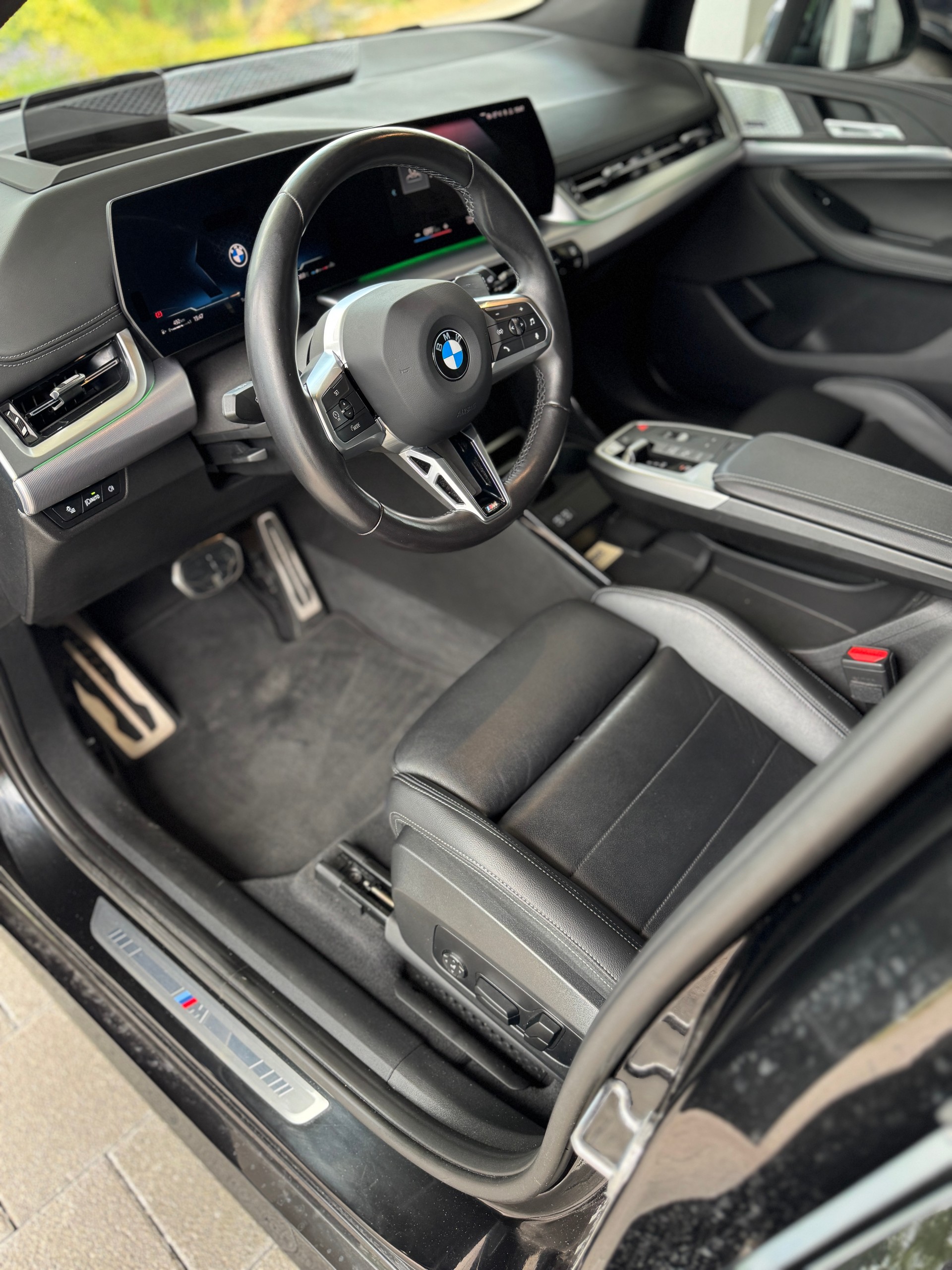 BMW 220i Active Tourer M Sport DKG-image-2
