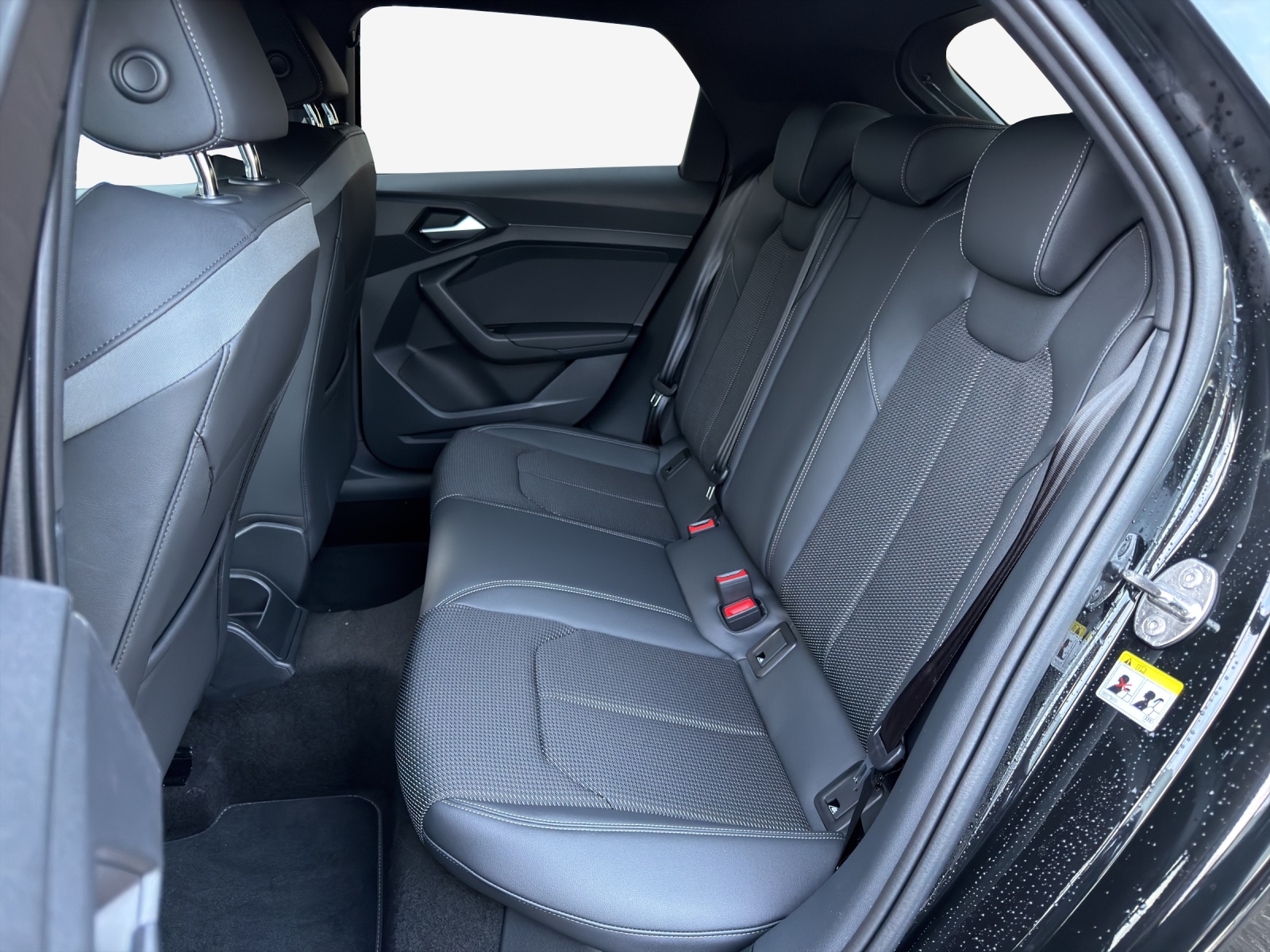 AUDI A1 Sportback 30 TFSI S-tronic-image-11