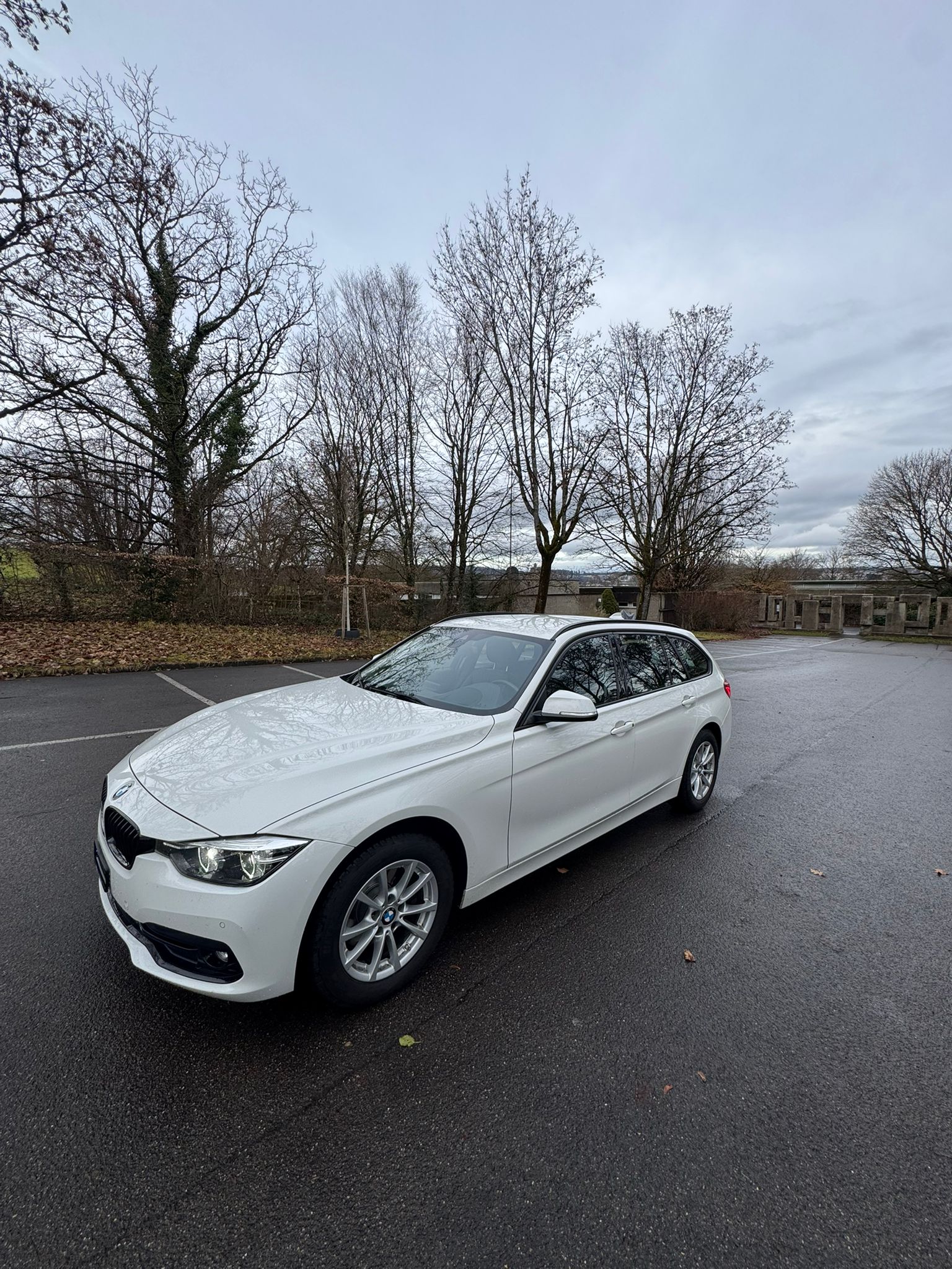 BMW 320d xDrive Touring Edition Sport Line Steptronic-image-1