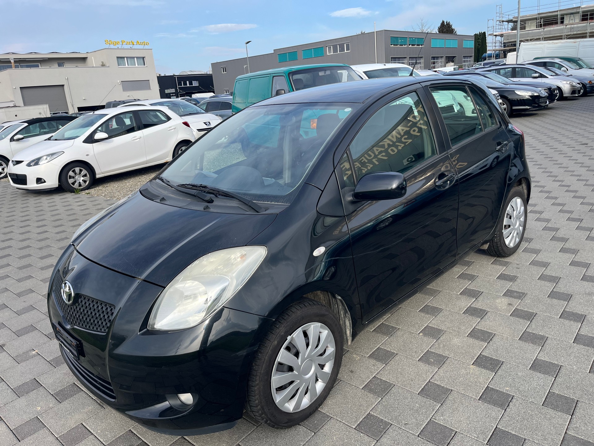 TOYOTA Yaris 1.3 Linea Sol-image-6
