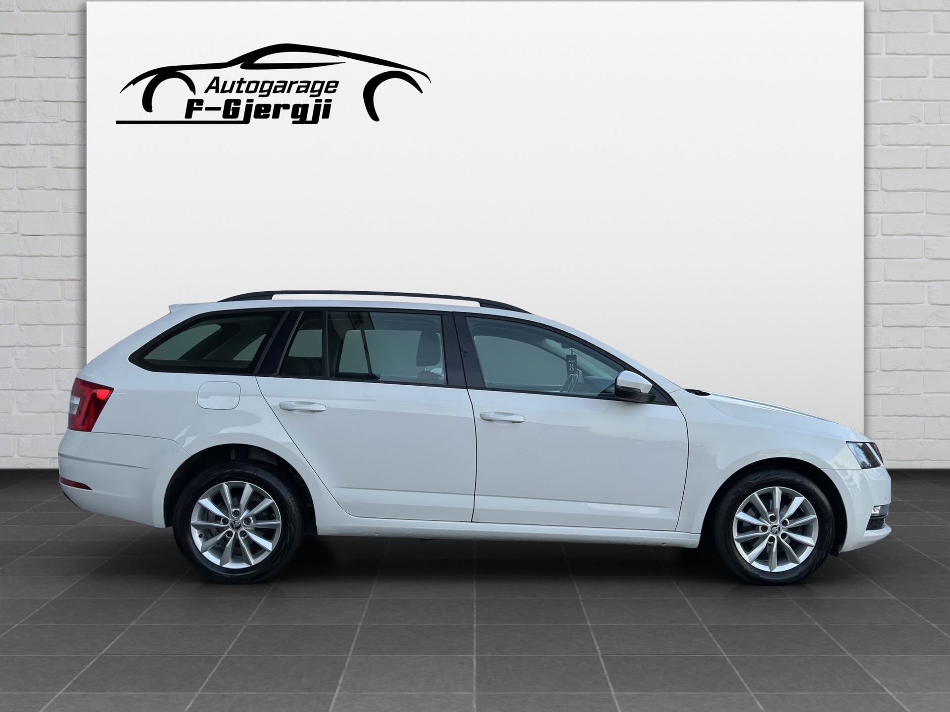 SKODA Octavia Combi 1.6 TDI Ambition DSG-image-6