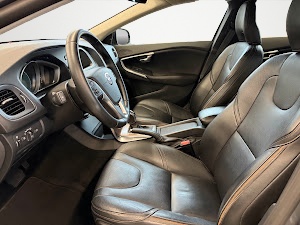 VOLVO V40 Cross Country T4 AWD Summum Geartronic-image-10