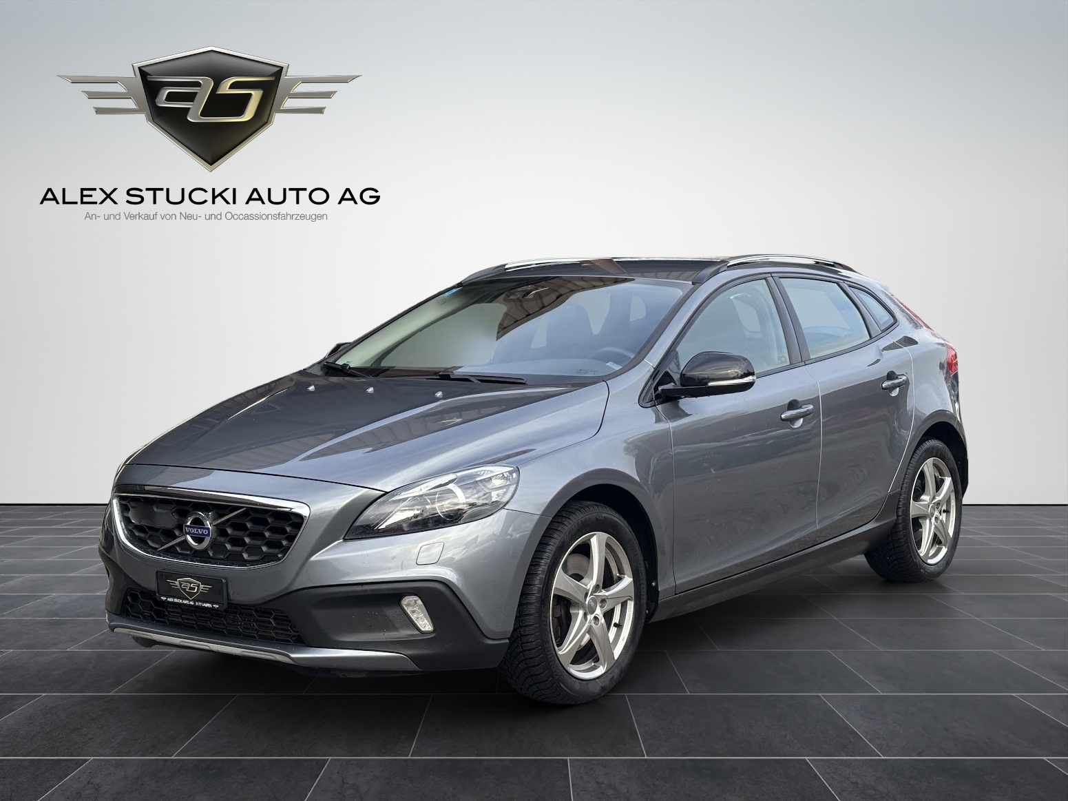 VOLVO V40 Cross Country T4 AWD Summum Geartronic-image-2