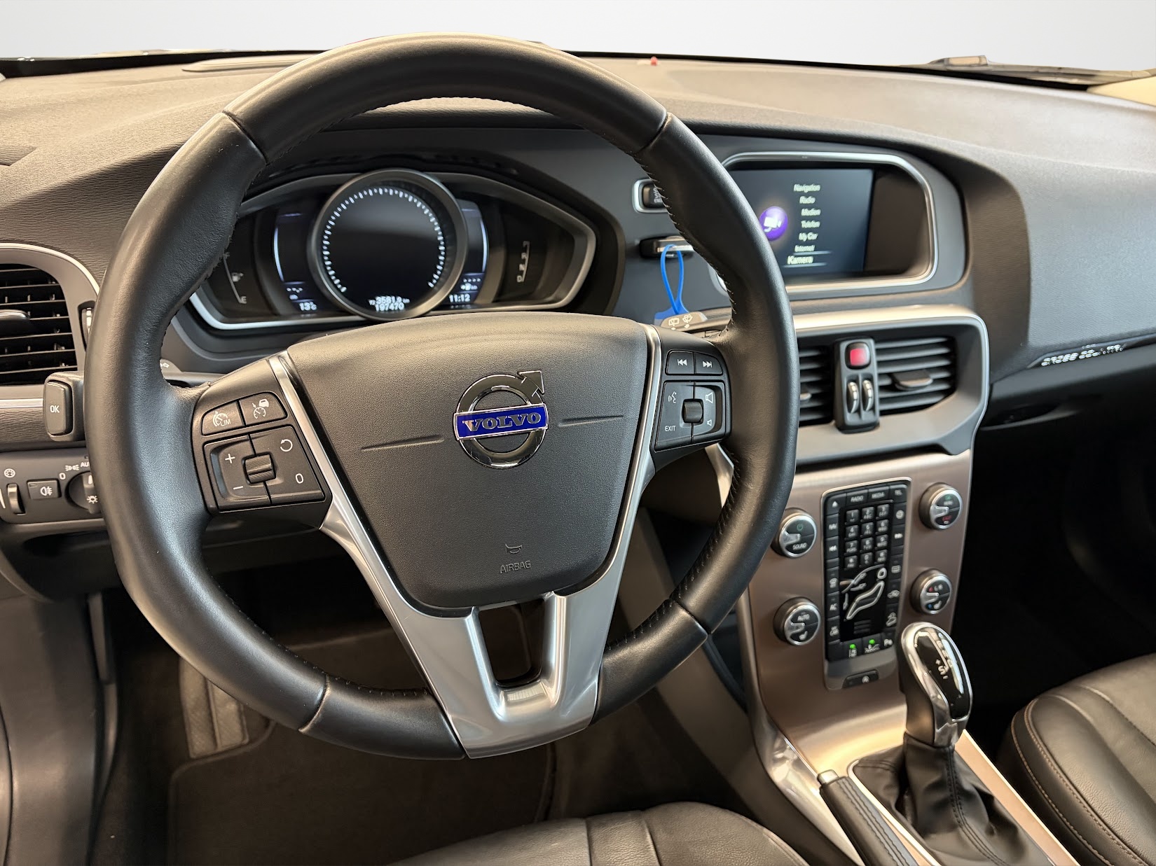 VOLVO V40 Cross Country T4 AWD Summum Geartronic-image-9
