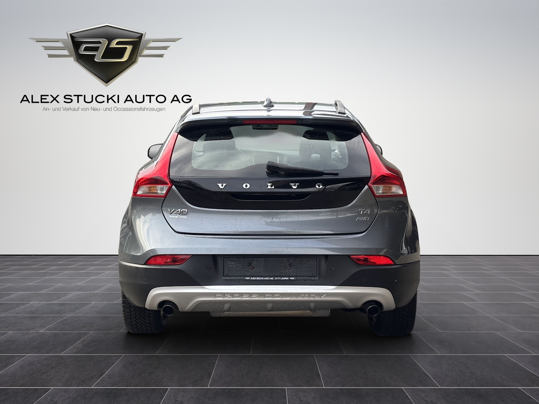 VOLVO V40 Cross Country T4 AWD Summum Geartronic-image-6