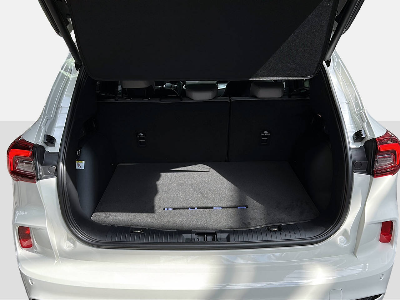 FORD Kuga 2.5 Hybrid Sound Edition AWD-image-13