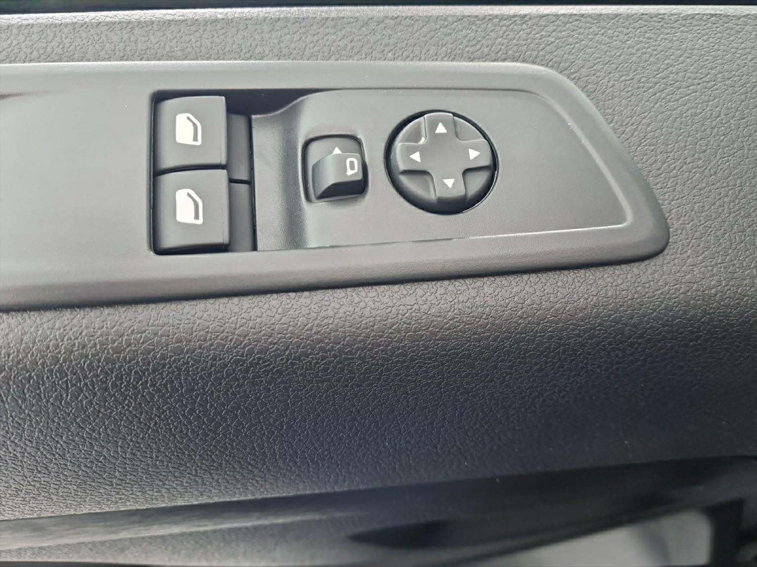 PEUGEOT e-Expert Premium 50KWh Long L3-image-8