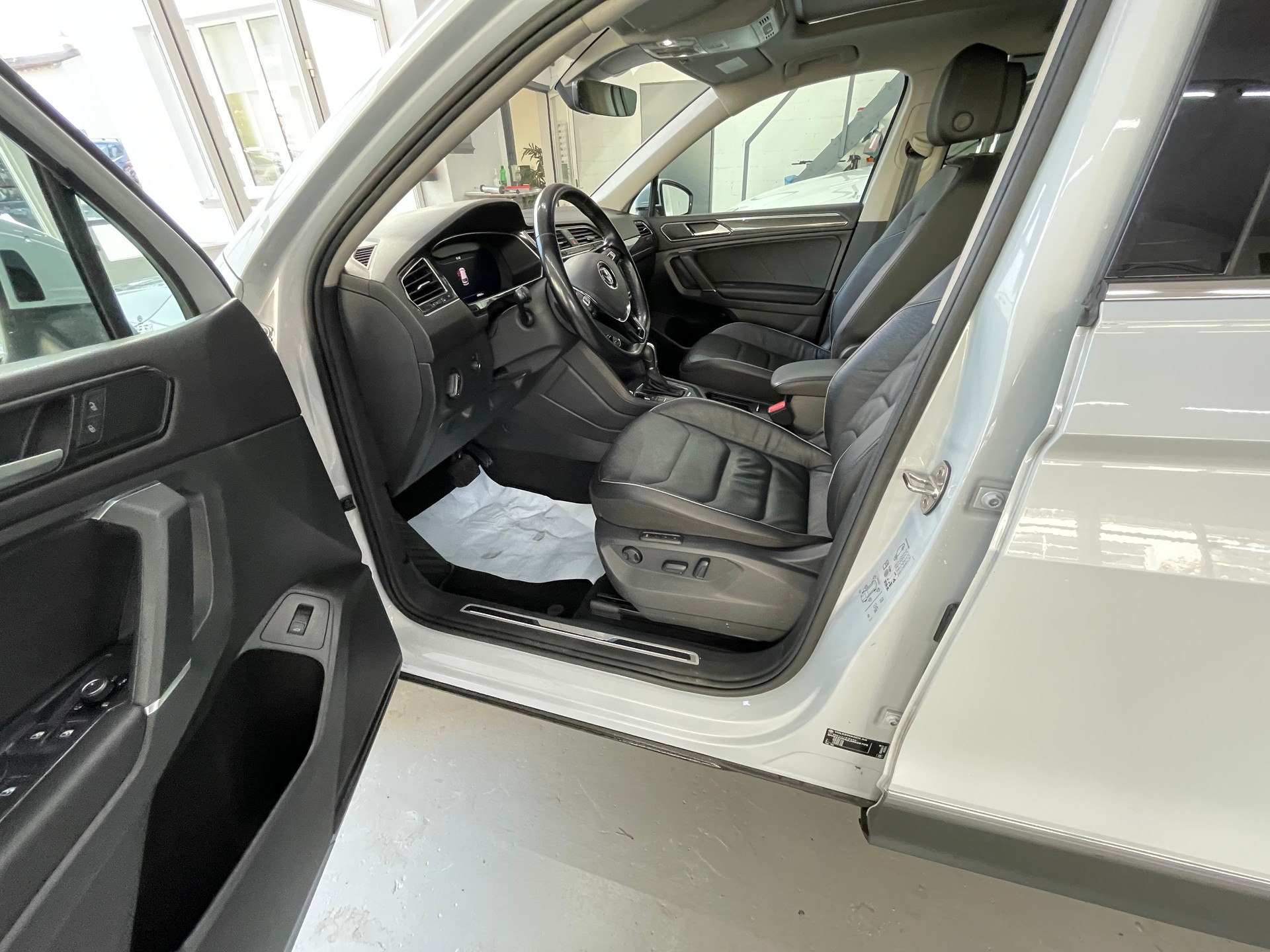 VW Tiguan Allsp 2.0 High 4M-image-4