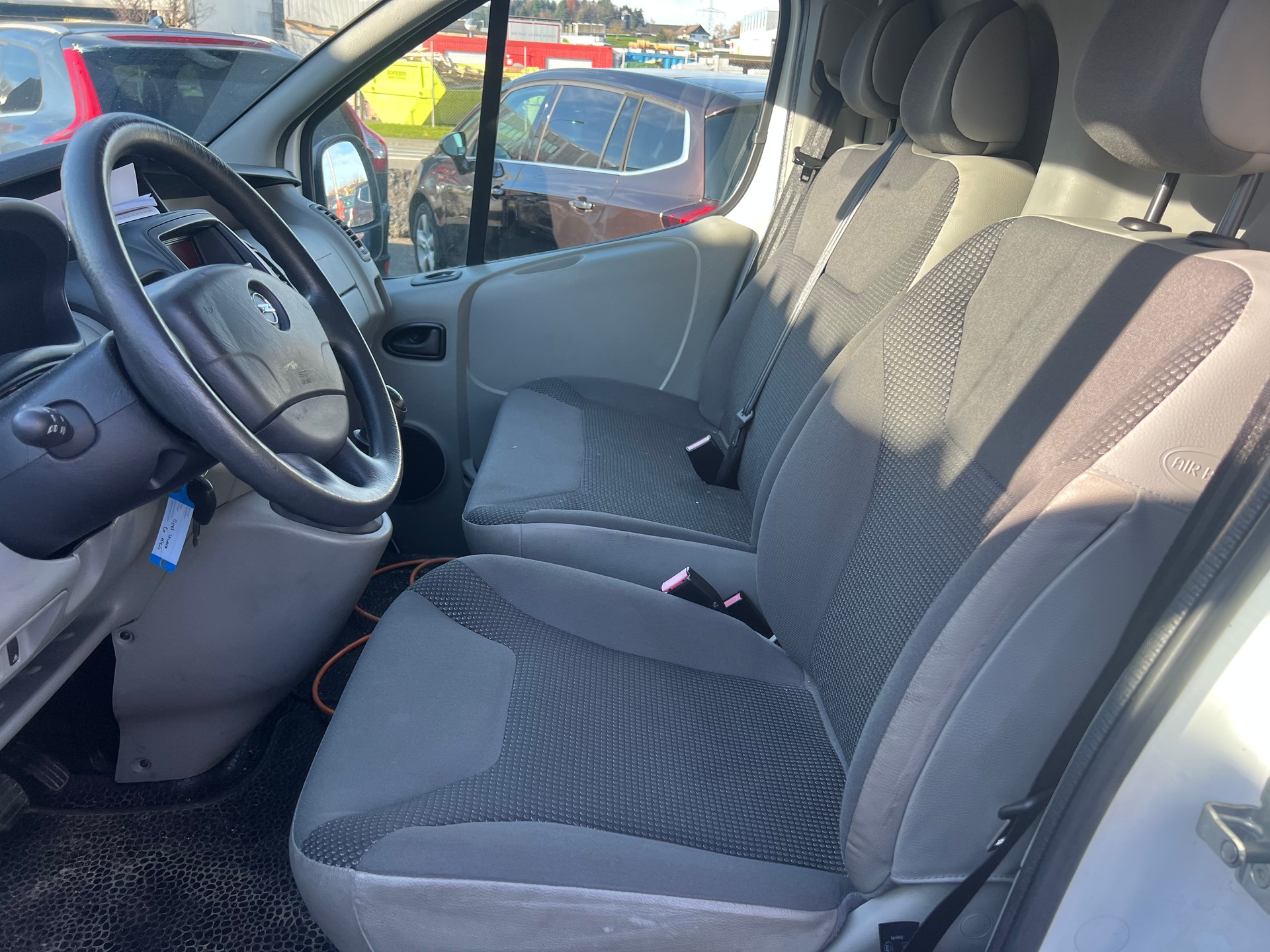 OPEL Vivaro 2.5 CDTI 2.9t L1H2-image-12