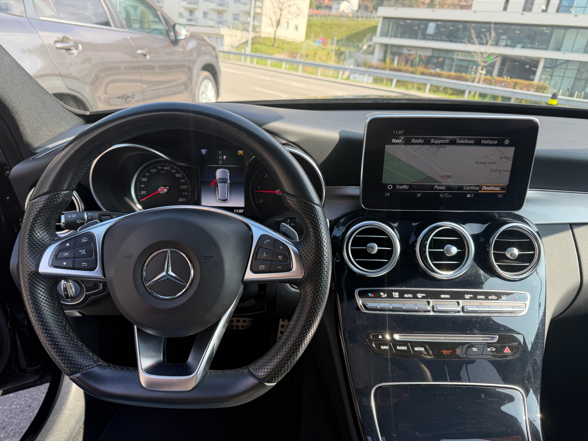 MERCEDES-BENZ C 250 d Swiss Star AMG Line 4Matic 9G-Tronic-image-12