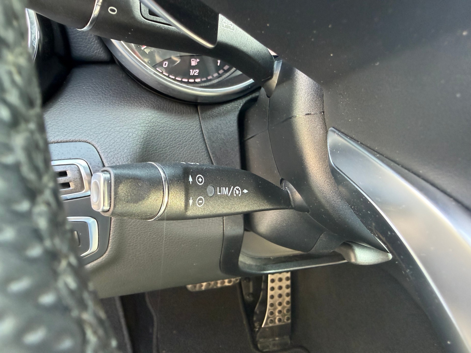 MERCEDES-BENZ C 250 d Swiss Star AMG Line 4Matic 9G-Tronic-image-15