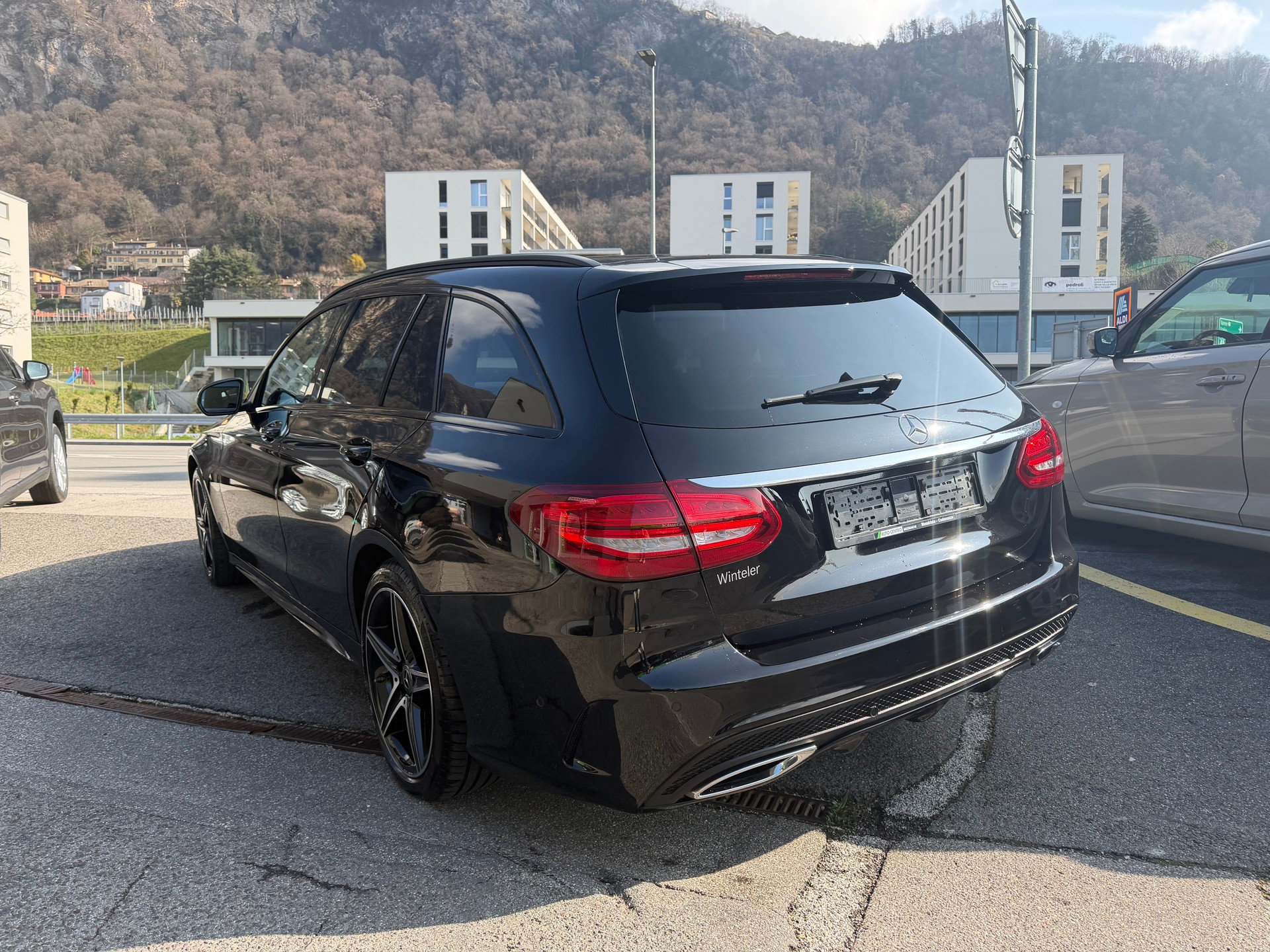 MERCEDES-BENZ C 250 d Swiss Star AMG Line 4Matic 9G-Tronic-image-6