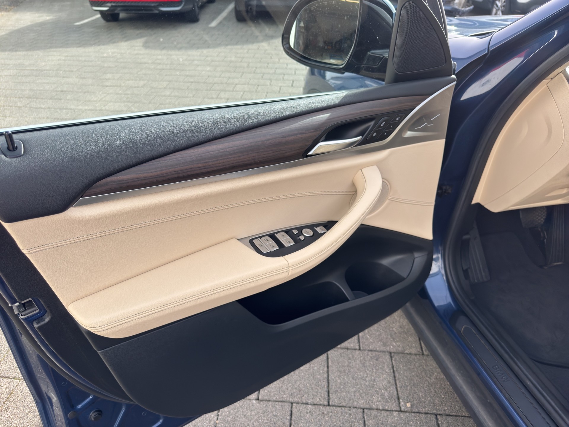 BMW X3 xDrive 48V 30d Steptronic-image-16