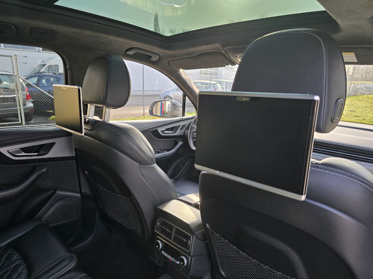 AUDI SQ7 4.0 TDI quattro tiptronic-image-19
