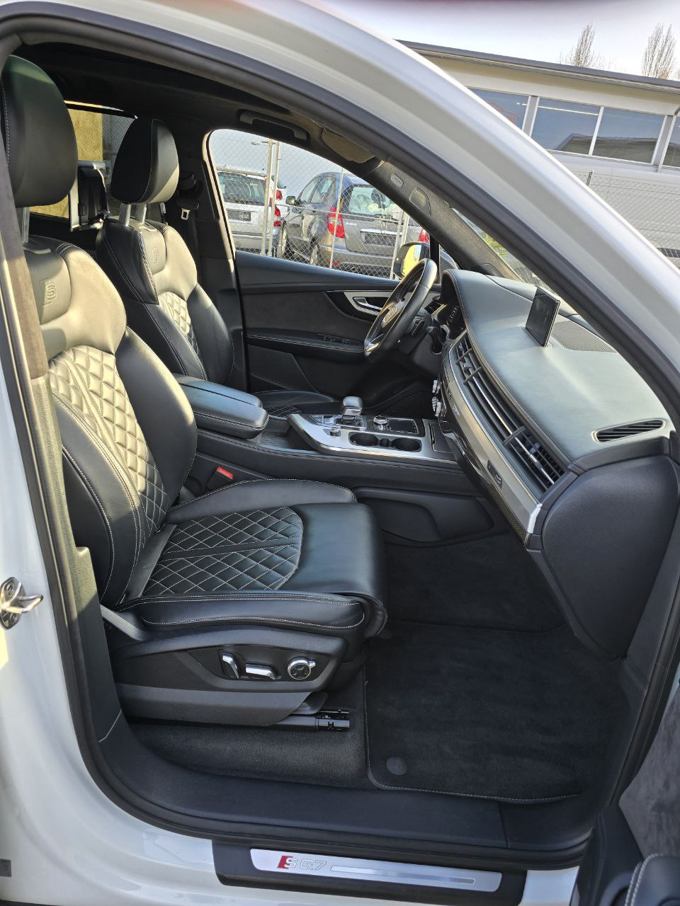 AUDI SQ7 4.0 TDI quattro tiptronic-image-14
