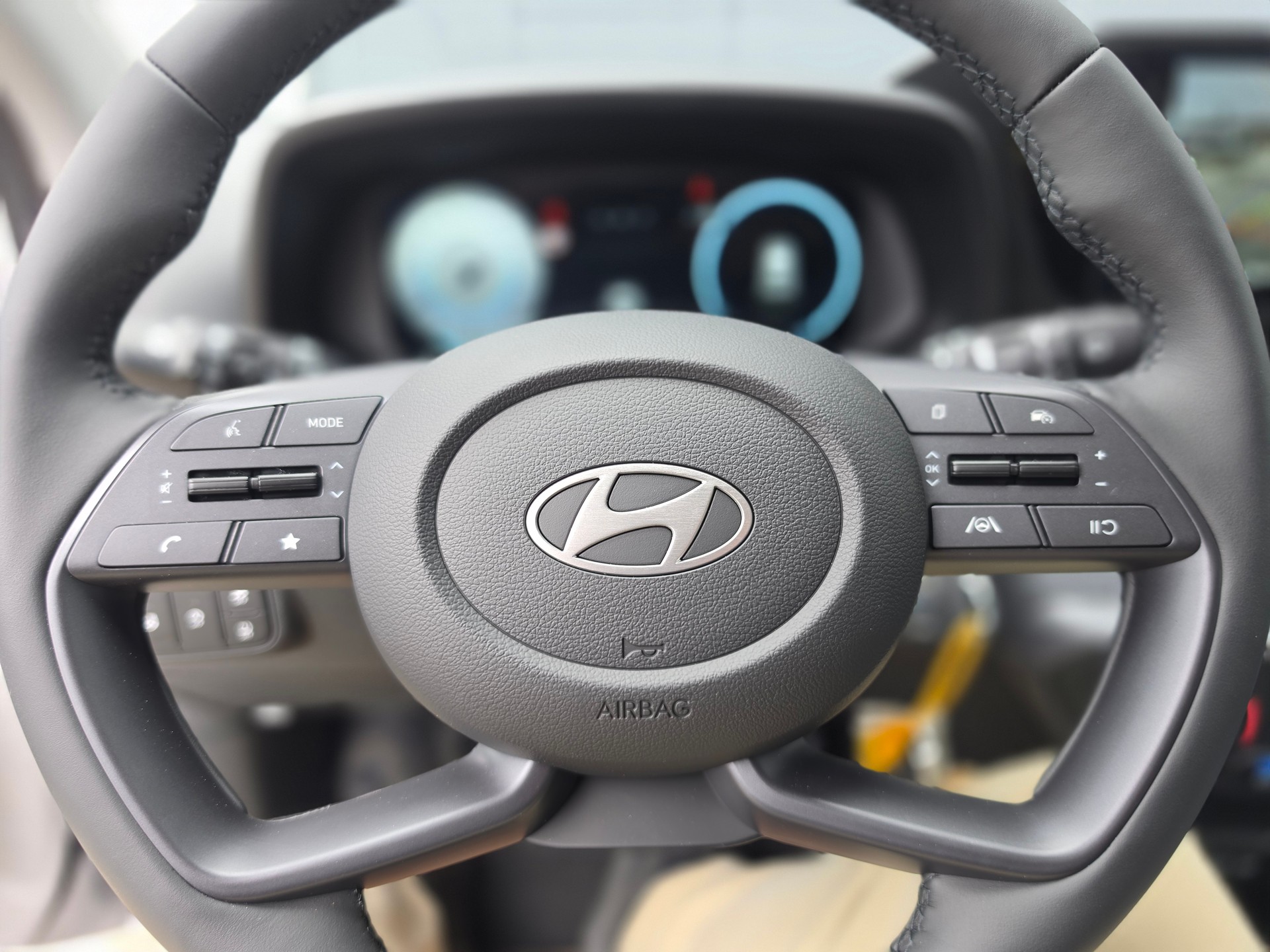 HYUNDAI i20 1.0 T-GDi Amplia DCT-image-4