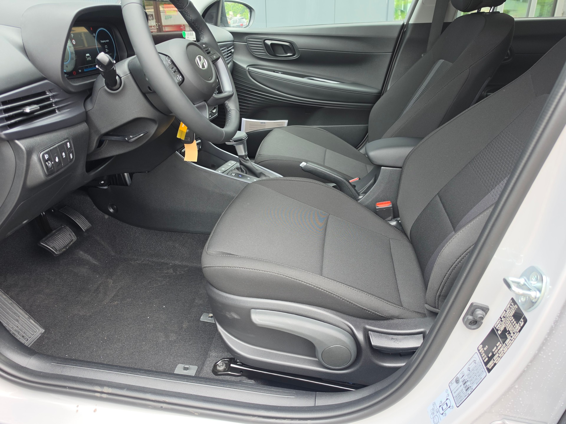 HYUNDAI i20 1.0 T-GDi Amplia DCT-image-2