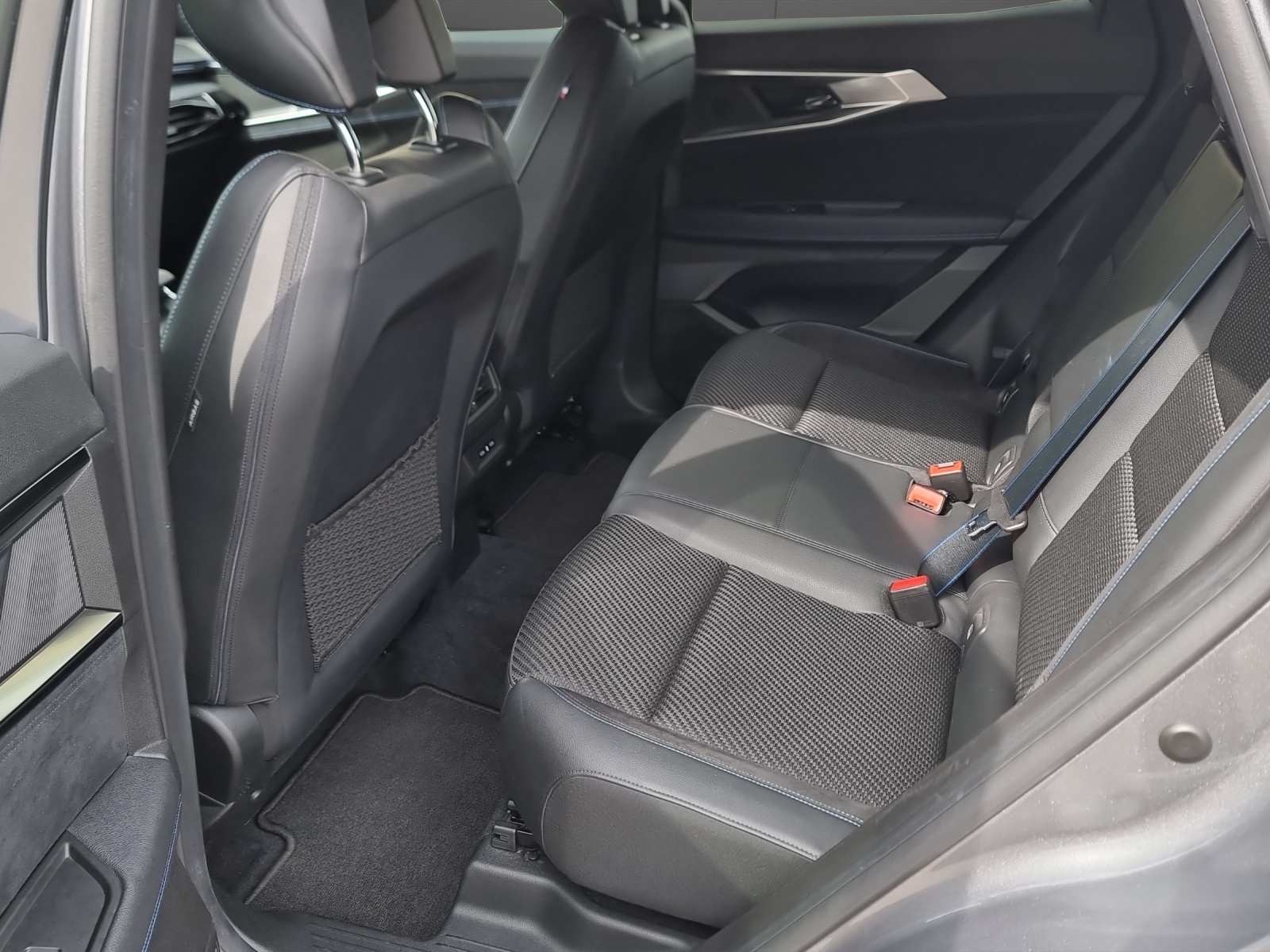 RENAULT Austral 1.3 MHEV 160 Techno Esprit Alpine A-image-9