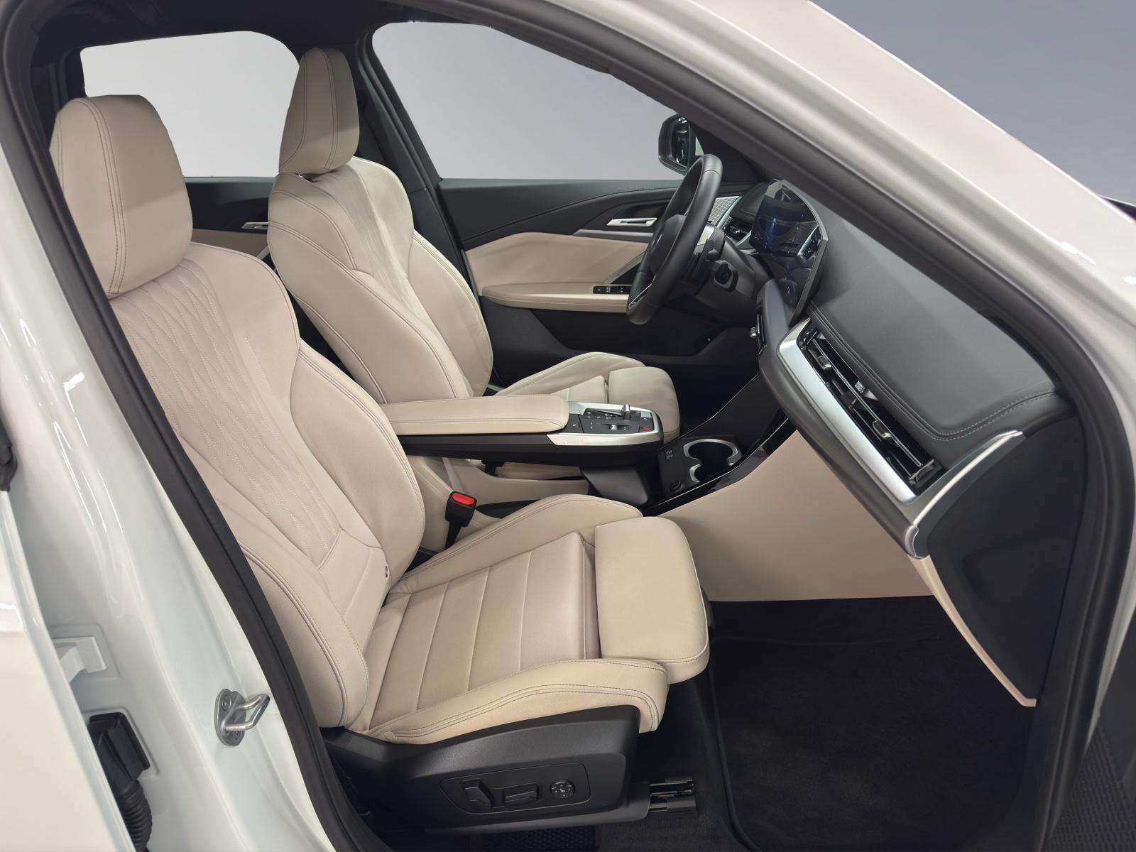 BMW X1 23i xDrive-image-14