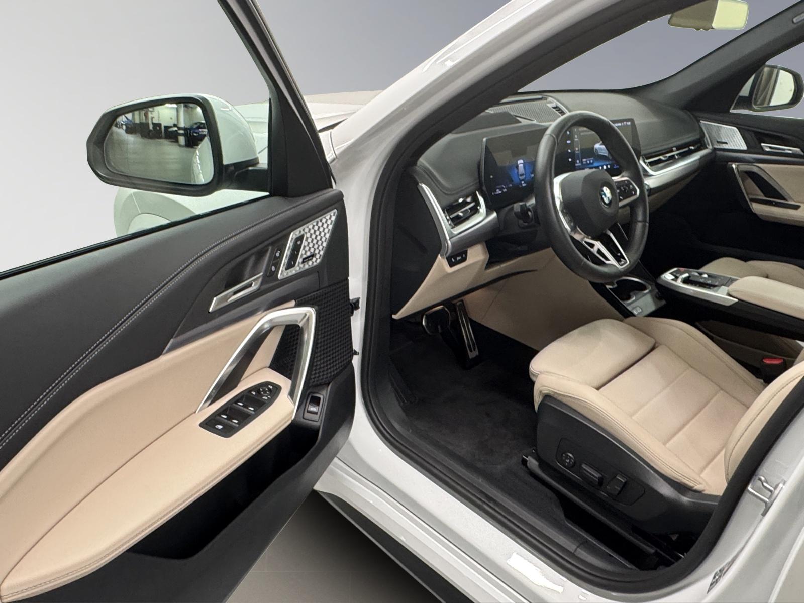 BMW X1 23i xDrive-image-11