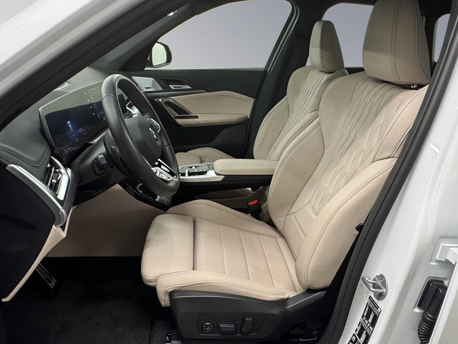 BMW X1 23i xDrive-image-10