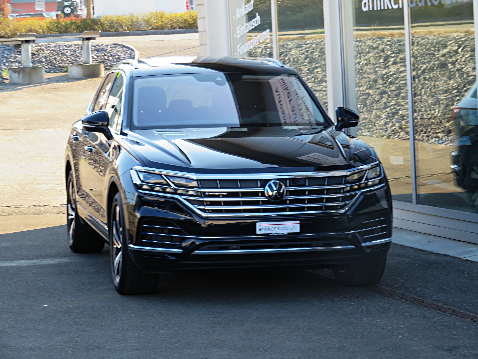 VW Touareg 3.0 TSI eHybrid Elegance Tiptronic-image-1