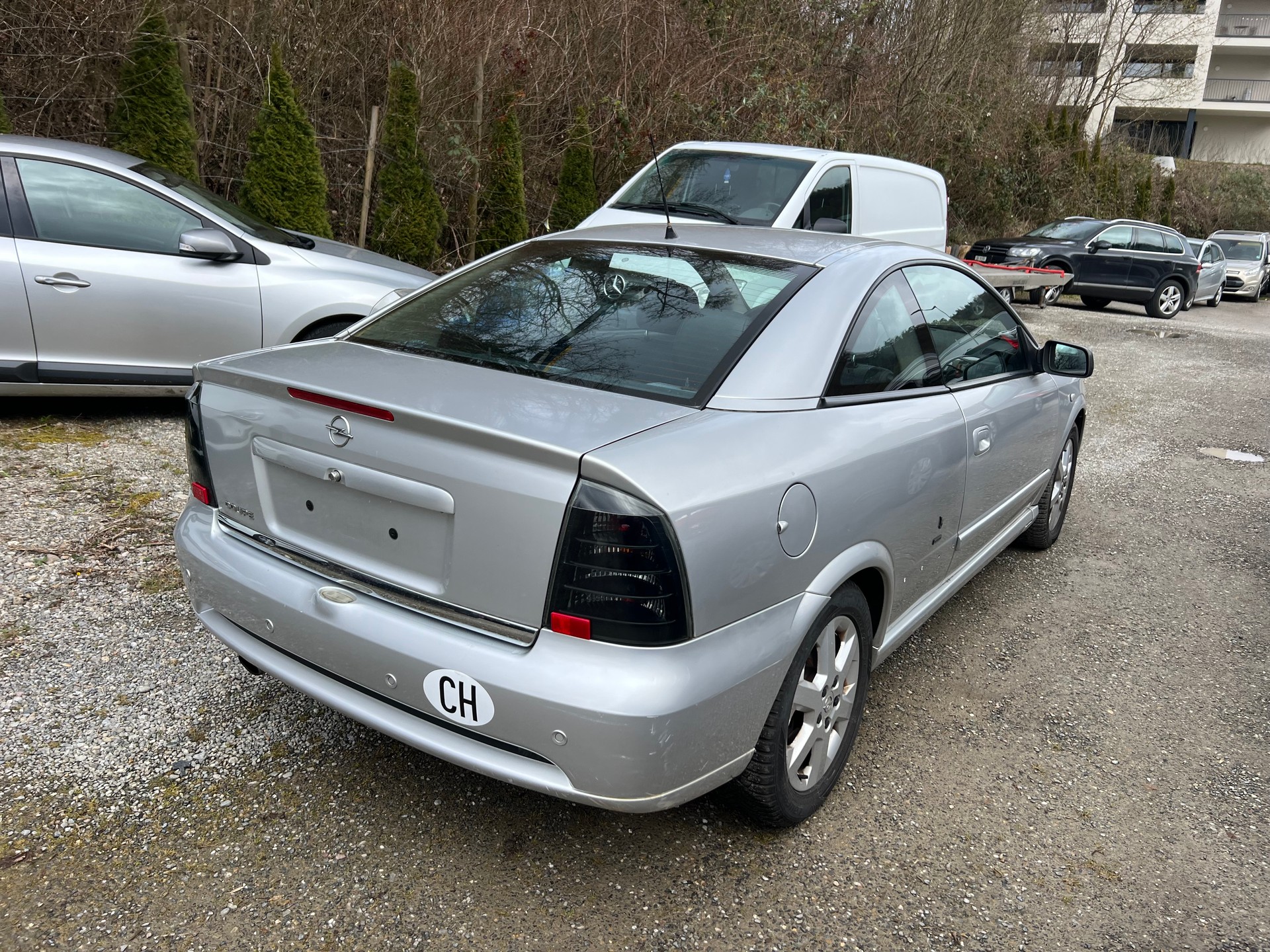 OPEL Astra Coupé 2.2i 16V Edition-image-4