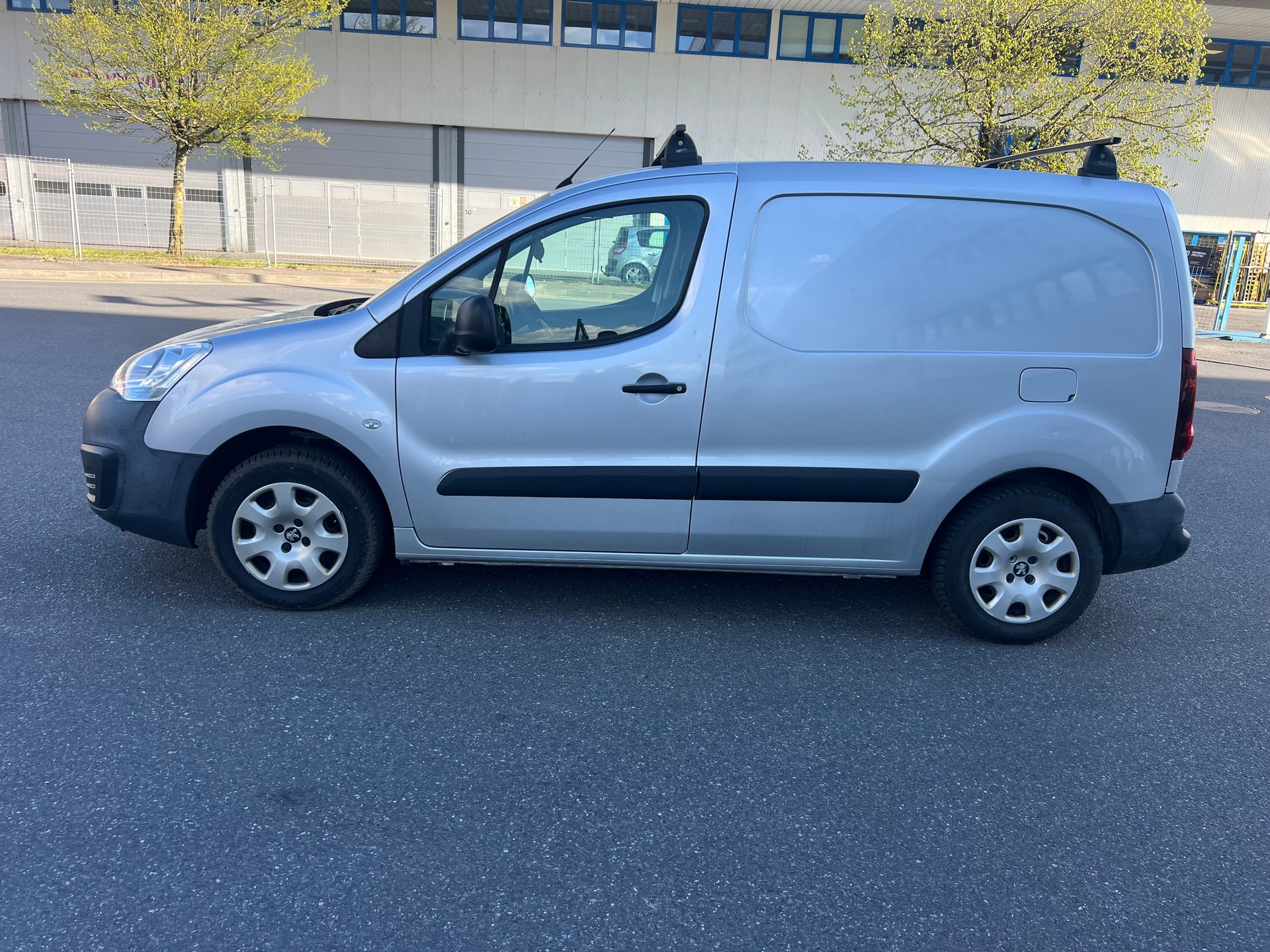 PEUGEOT Partner 1.6 VTi Access-image-2