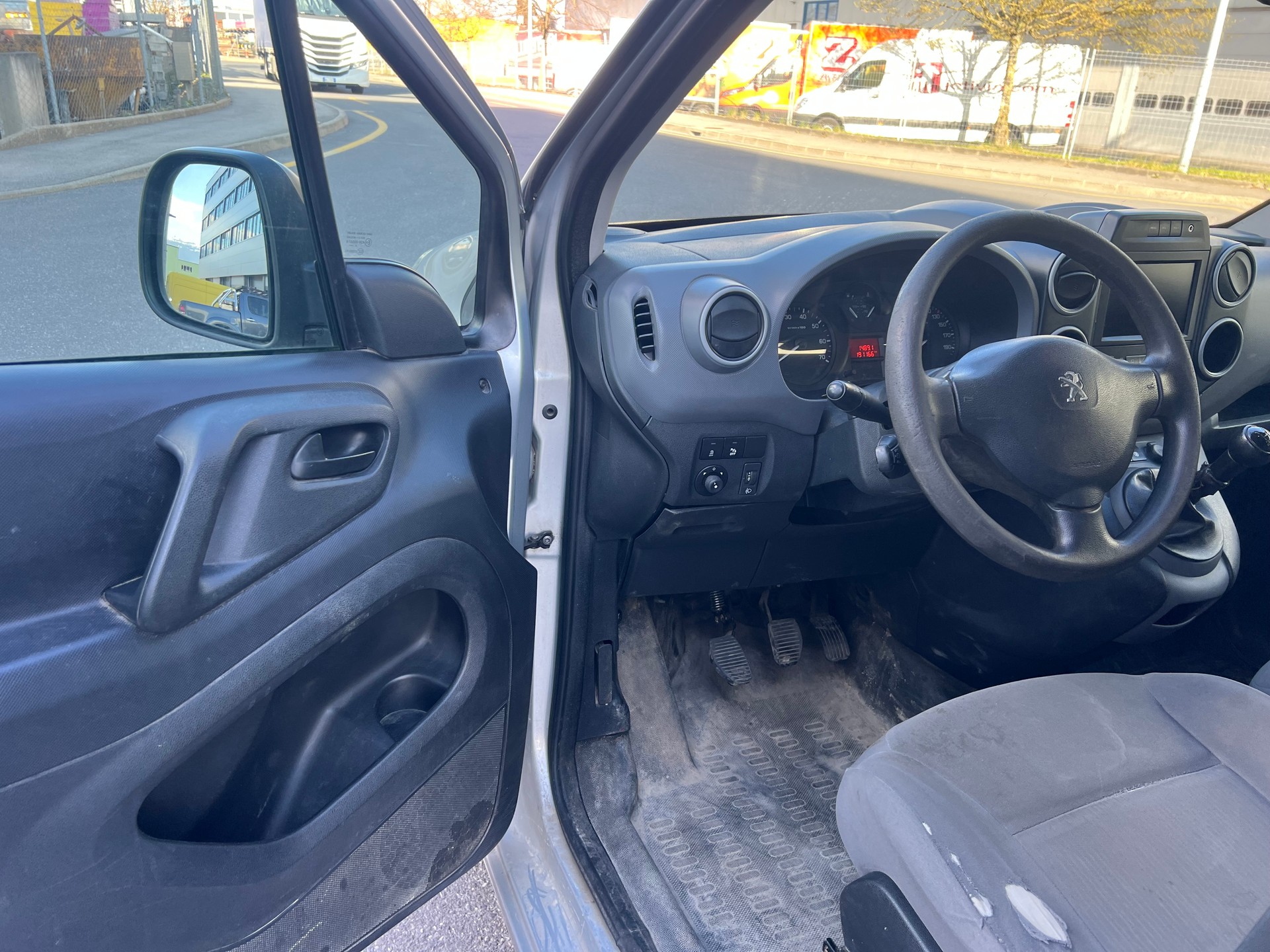 PEUGEOT Partner 1.6 VTi Access-image-8