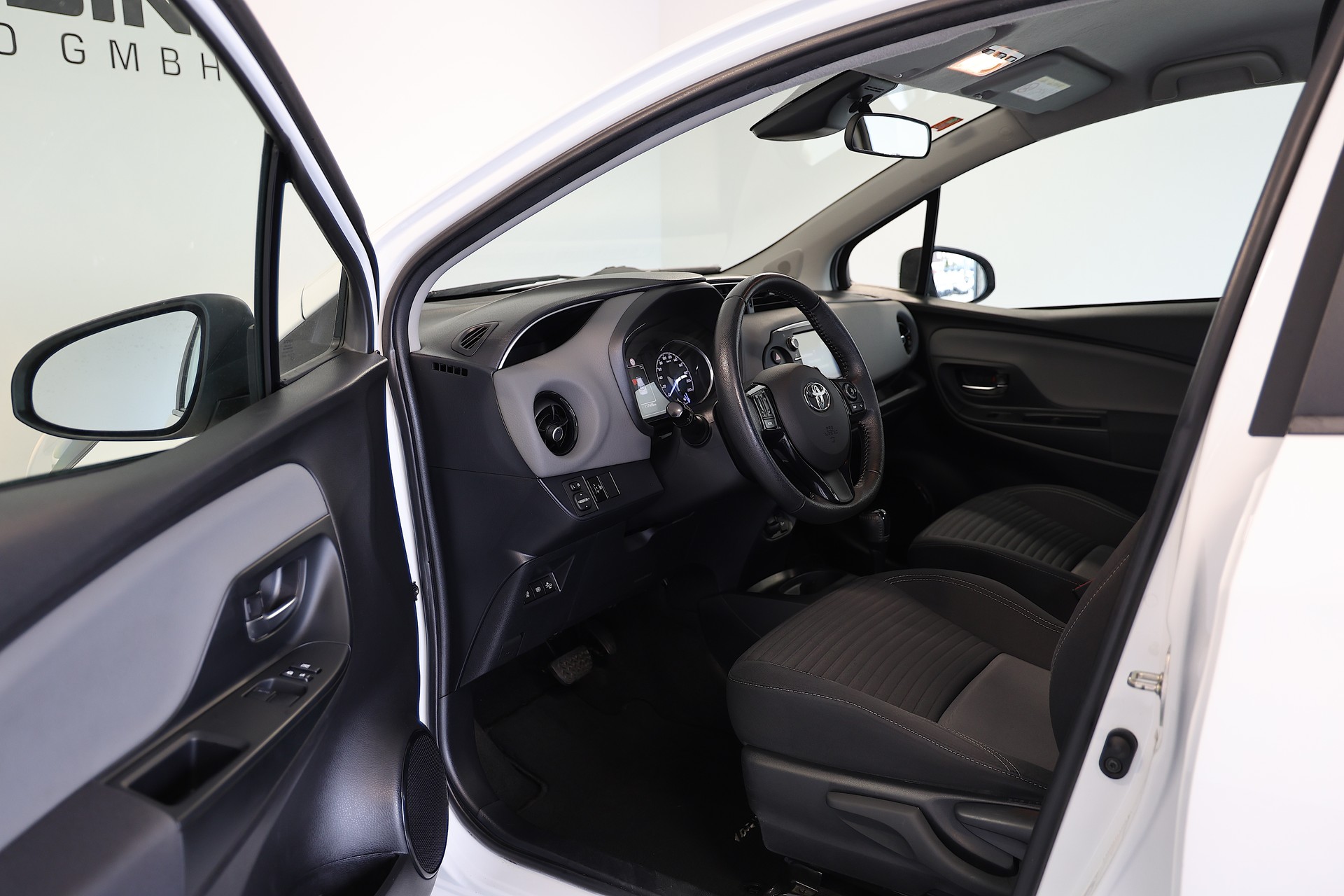 TOYOTA Yaris 1.5 VVT-i Hybrid Comfort e-CVT-image-4